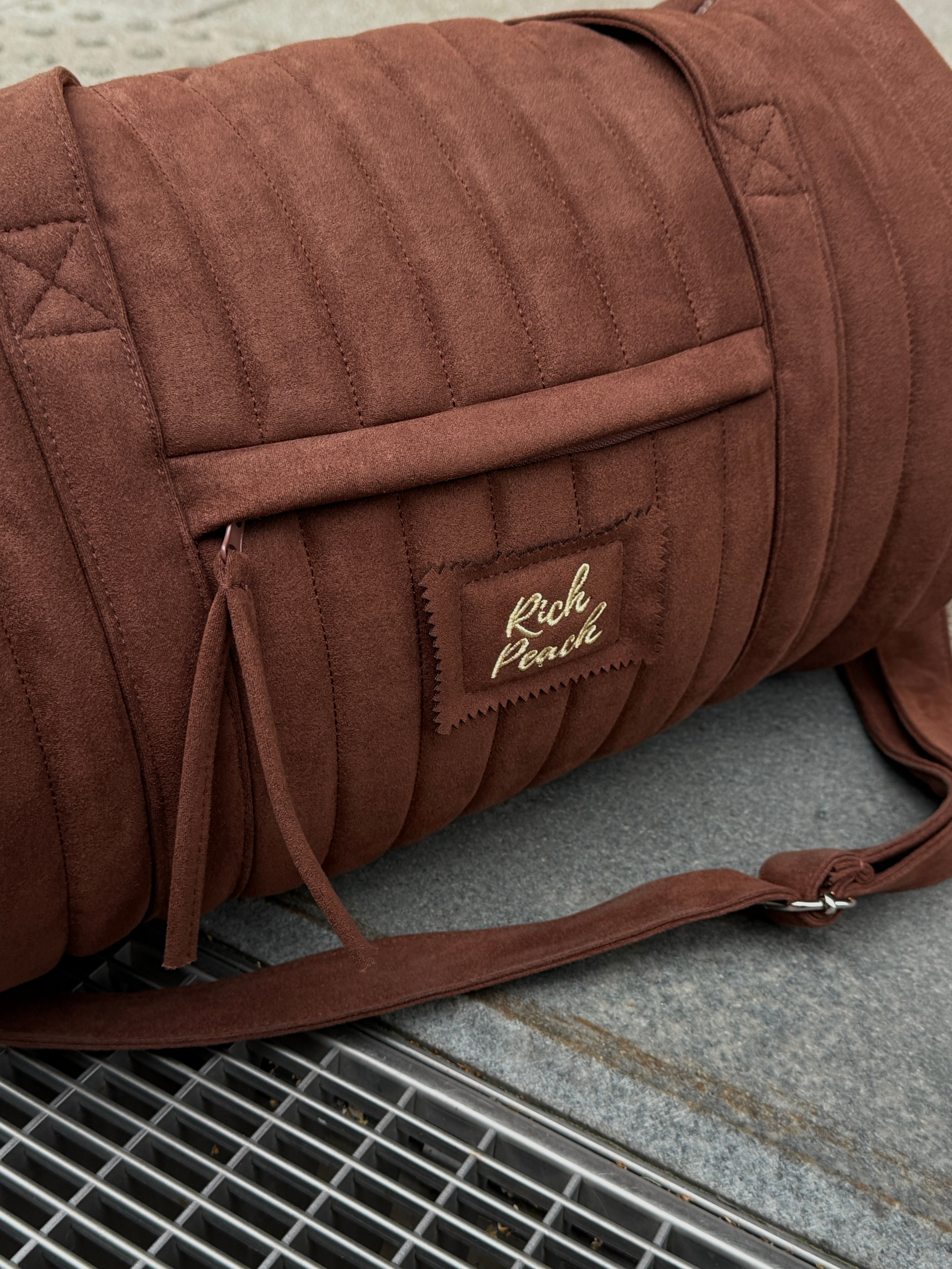 Rich peach. Фотограф для брендов и индивидуальных фотосессий в Москве