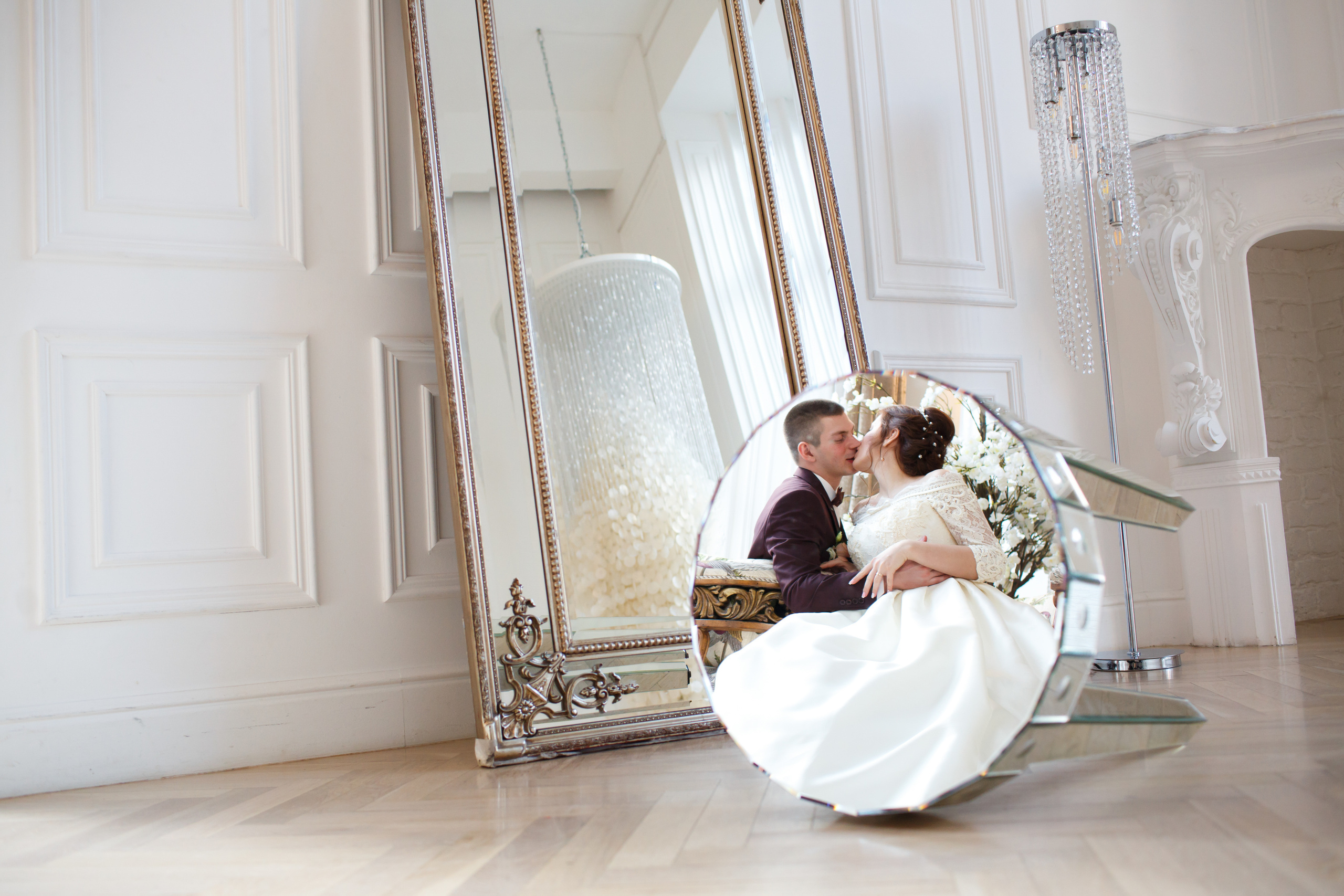 Ксюша и Иван, Таганский ЗАГС, фотостудия Famous Studios. Свадебный и репортажный фотограф (Москва, Королев и другие)