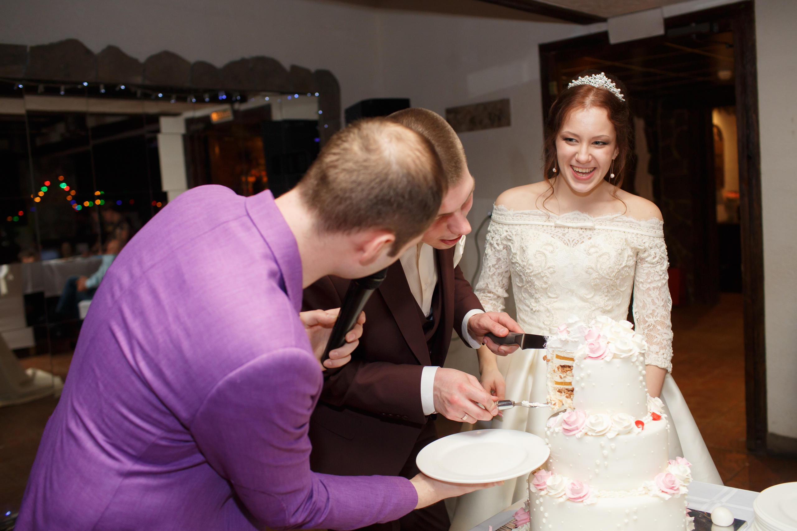 Ксюша и Иван, Таганский ЗАГС, фотостудия Famous Studios. Свадебный и репортажный фотограф (Москва, Королев и другие)