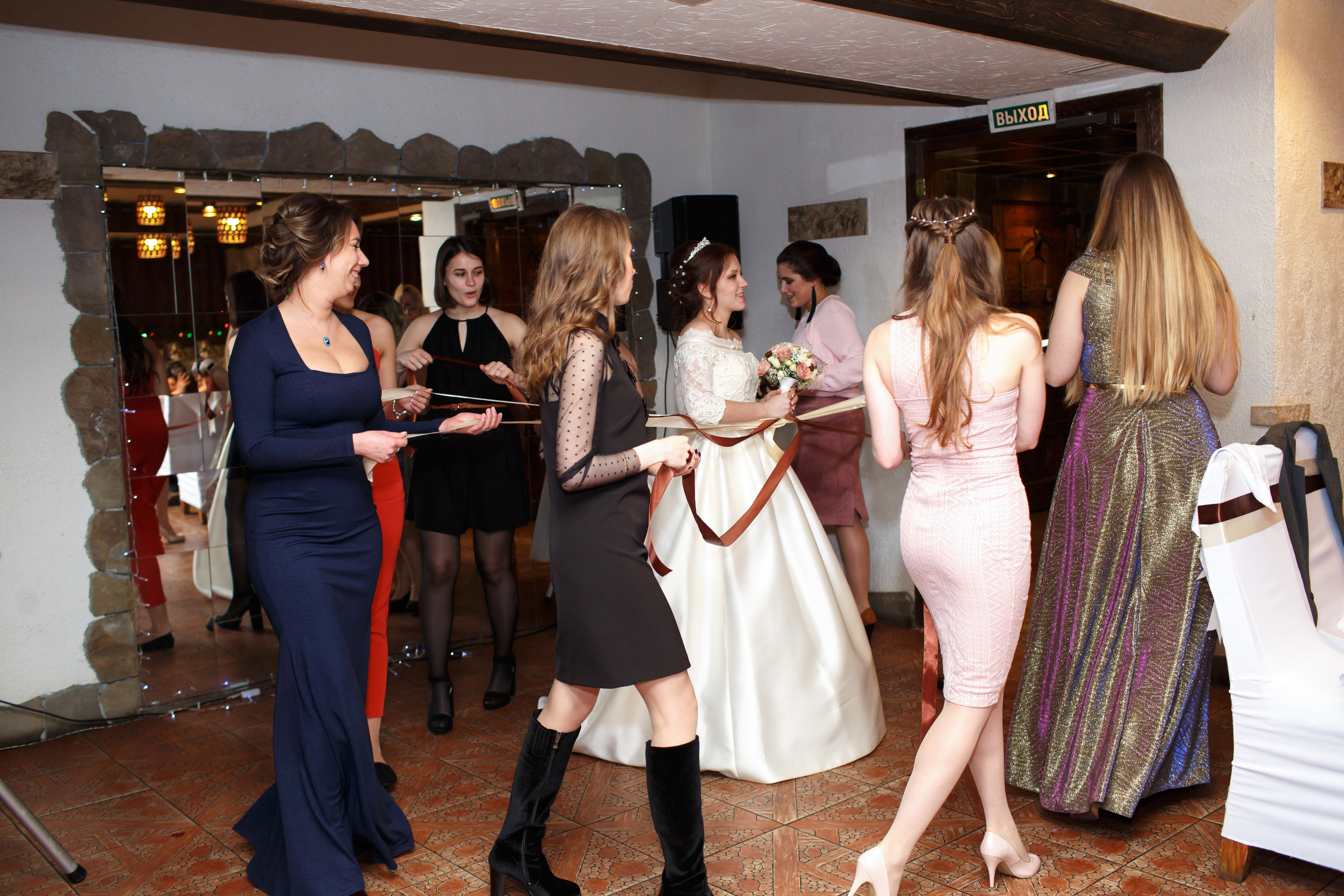 Ксюша и Иван, Таганский ЗАГС, фотостудия Famous Studios. Свадебный и репортажный фотограф (Москва, Королев и другие)