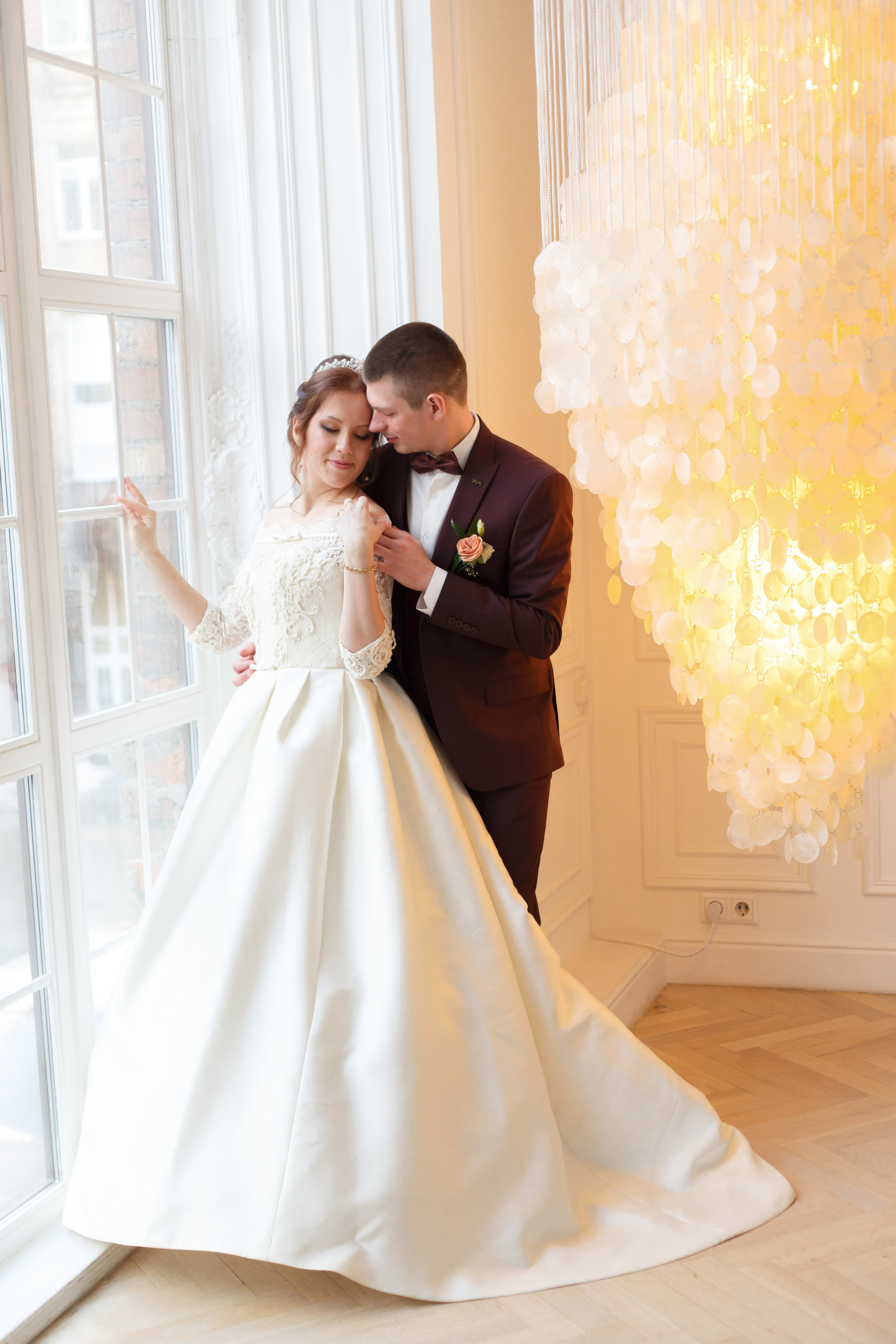 Ксюша и Иван, Таганский ЗАГС, фотостудия Famous Studios. Свадебный и репортажный фотограф (Москва, Королев и другие)