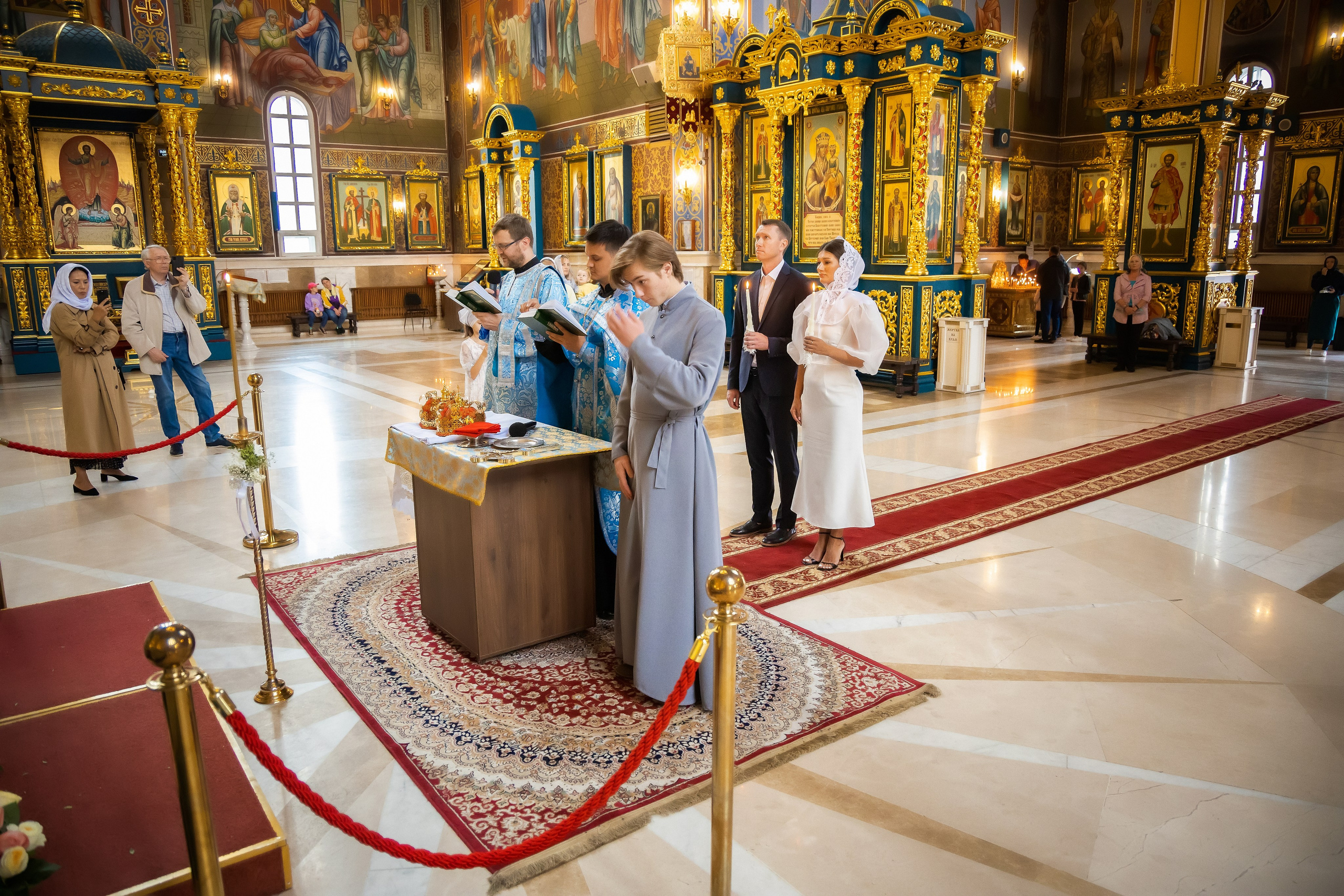 В Храме. Семейный и Свадебный фотограф в Астане Александр Астапов
