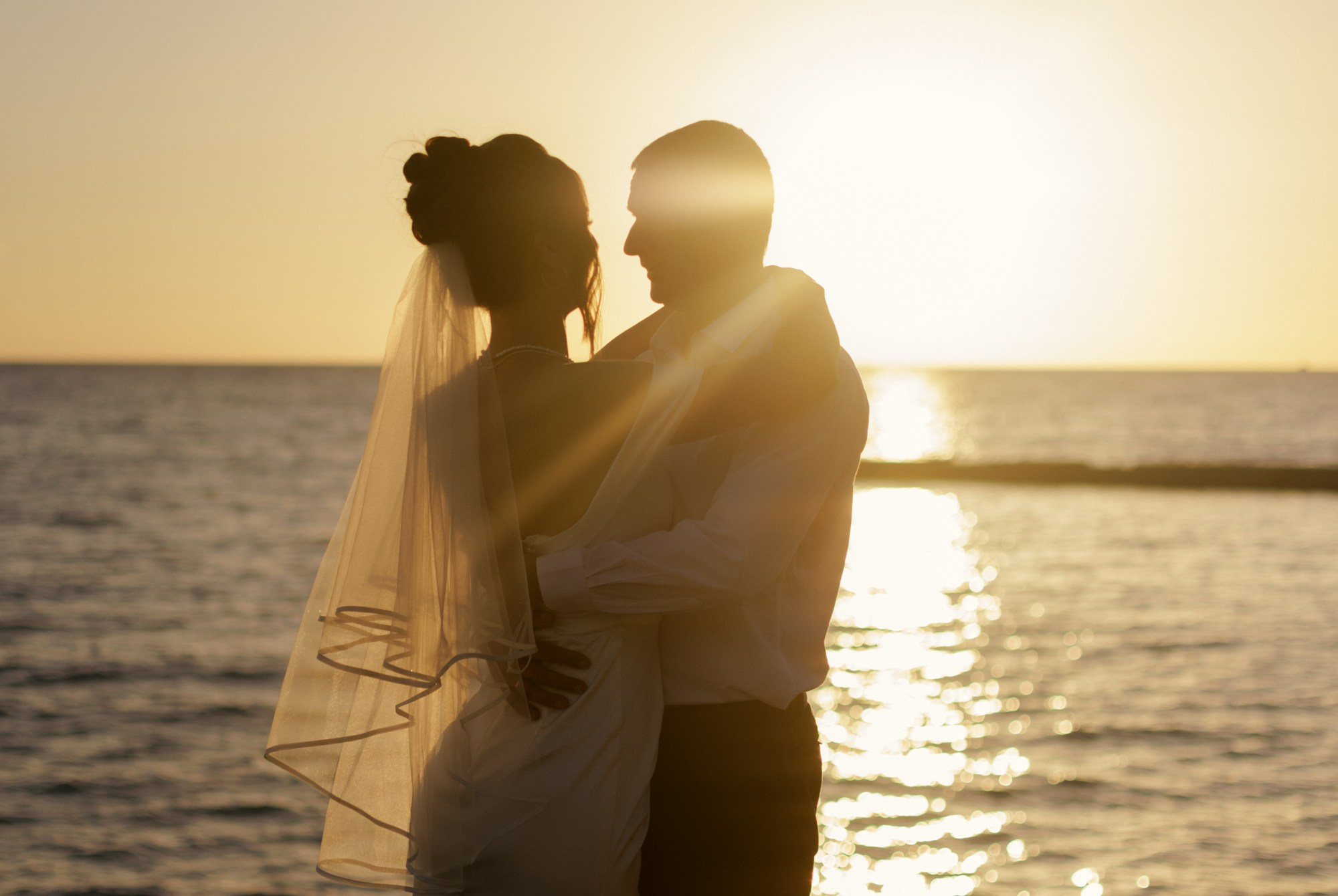 Свадебная прогулка Сергея и Иры. Сочи. Репортажный и постановочный Наталья Санникова