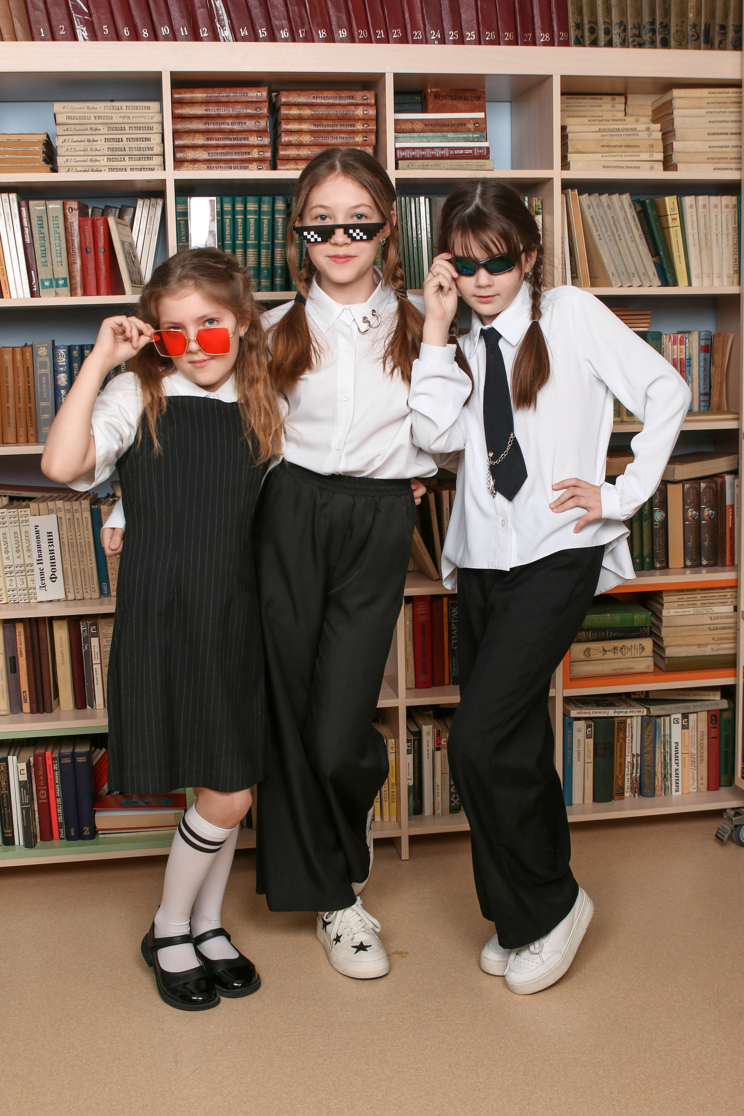 Выпускной фотоальбом "Портрет". Выпускные альбомы в Тюмени для школ, садов, вузов спортивных секций