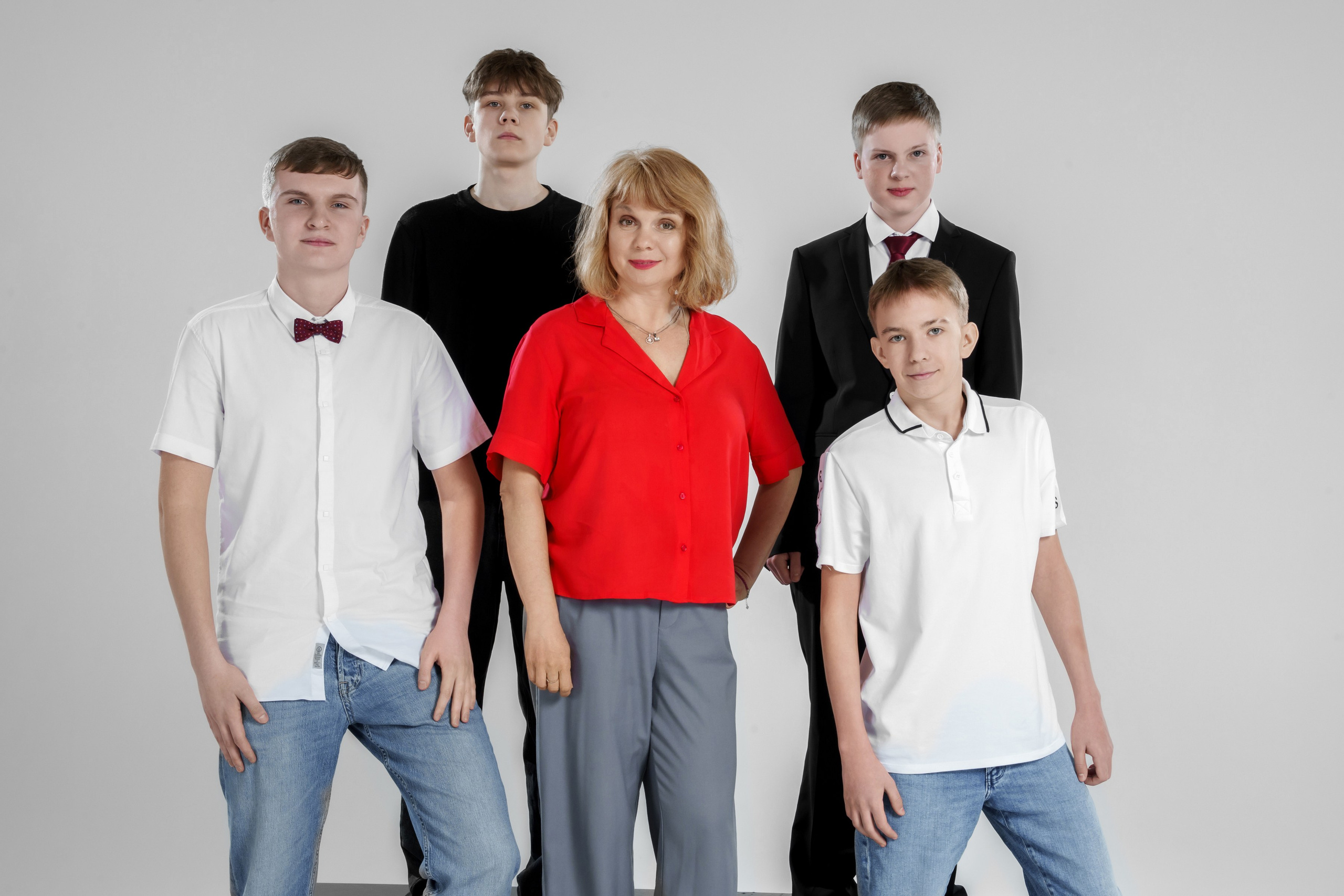 Групповые на белой циклораме. ВЫПУСКНЫЕ АЛЬБОМЫ, Школьный фотограф, семейный и свадебный в Саратове и области Ольга Плаксина