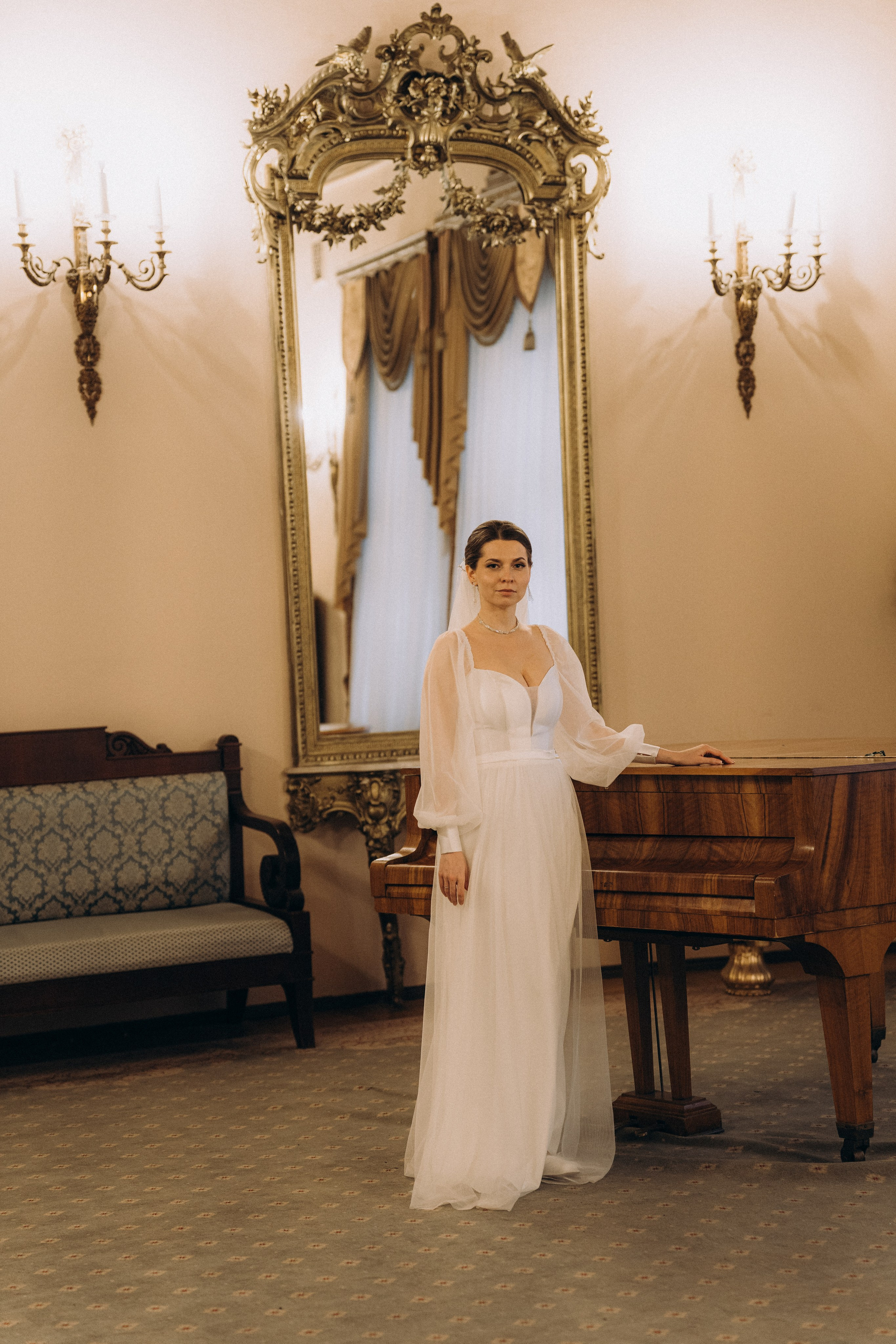 СВАДЕБНАЯ СЬЕМКА ВО ВТОРОМ ДВОРЦЕ (ДЕКАБРЬ) ТАКЖЕ СЬЕМКА В СТУДИИ НА ЧЕРНЫШЕВСКОЙ. Профессиональный фотограф, Санкт-Петербург — Виктория Богомолова