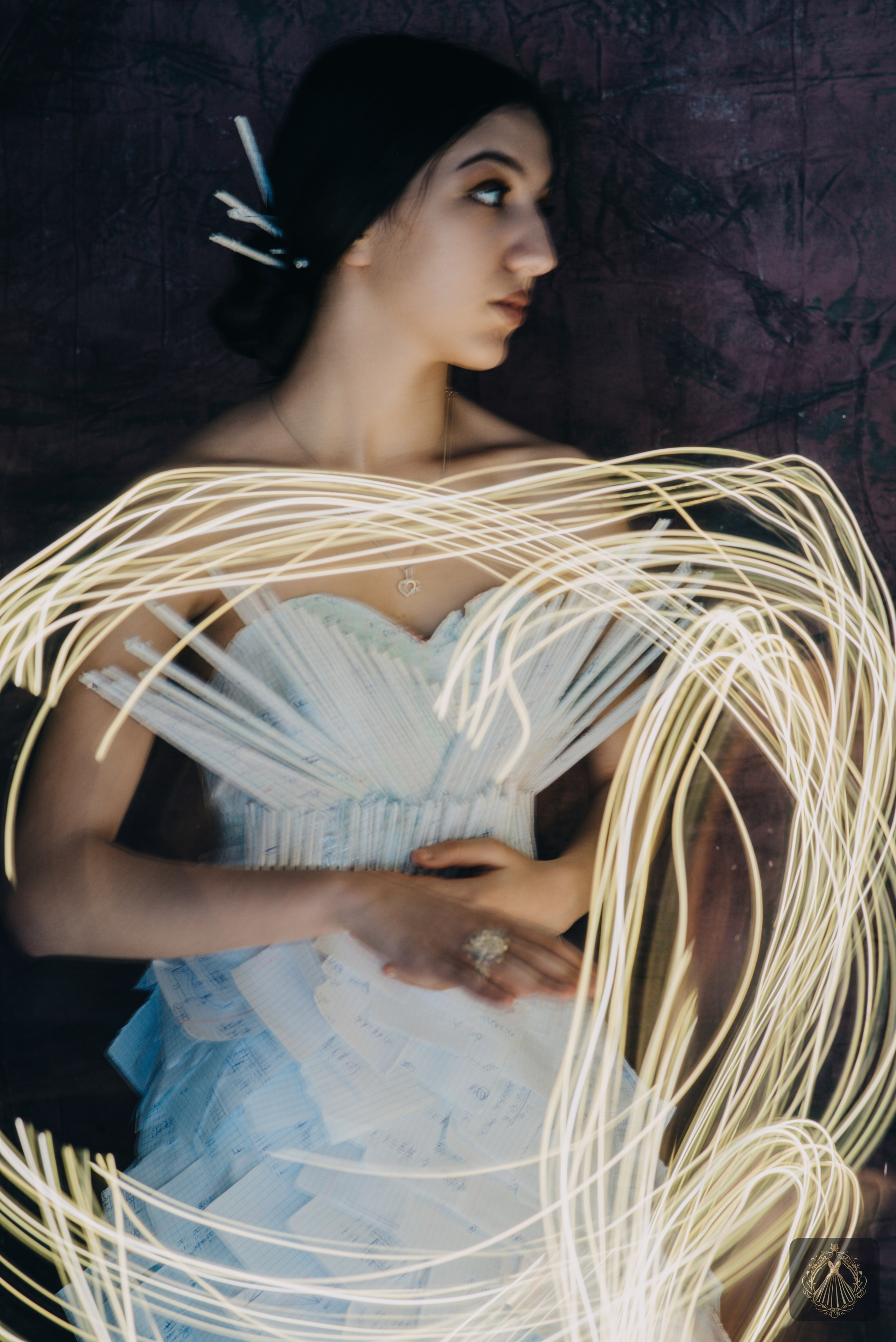 Бумажное платье. Портретный фотограф Денис Милютин