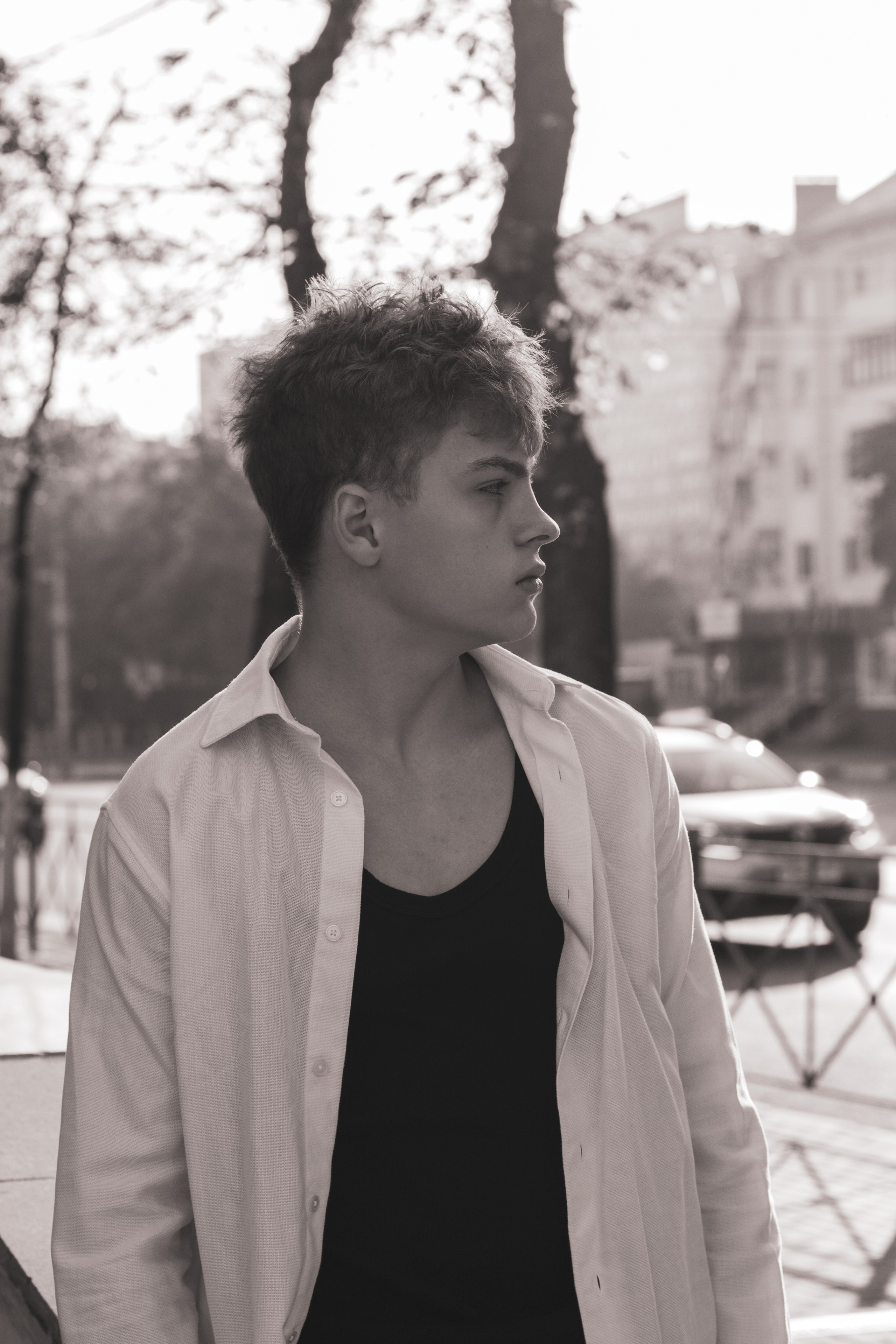 Уличная съемка — Сергей. Портретный фотограф в Орле. Готовые фото за 3 дня! Помощь в позировании. Советы по организации