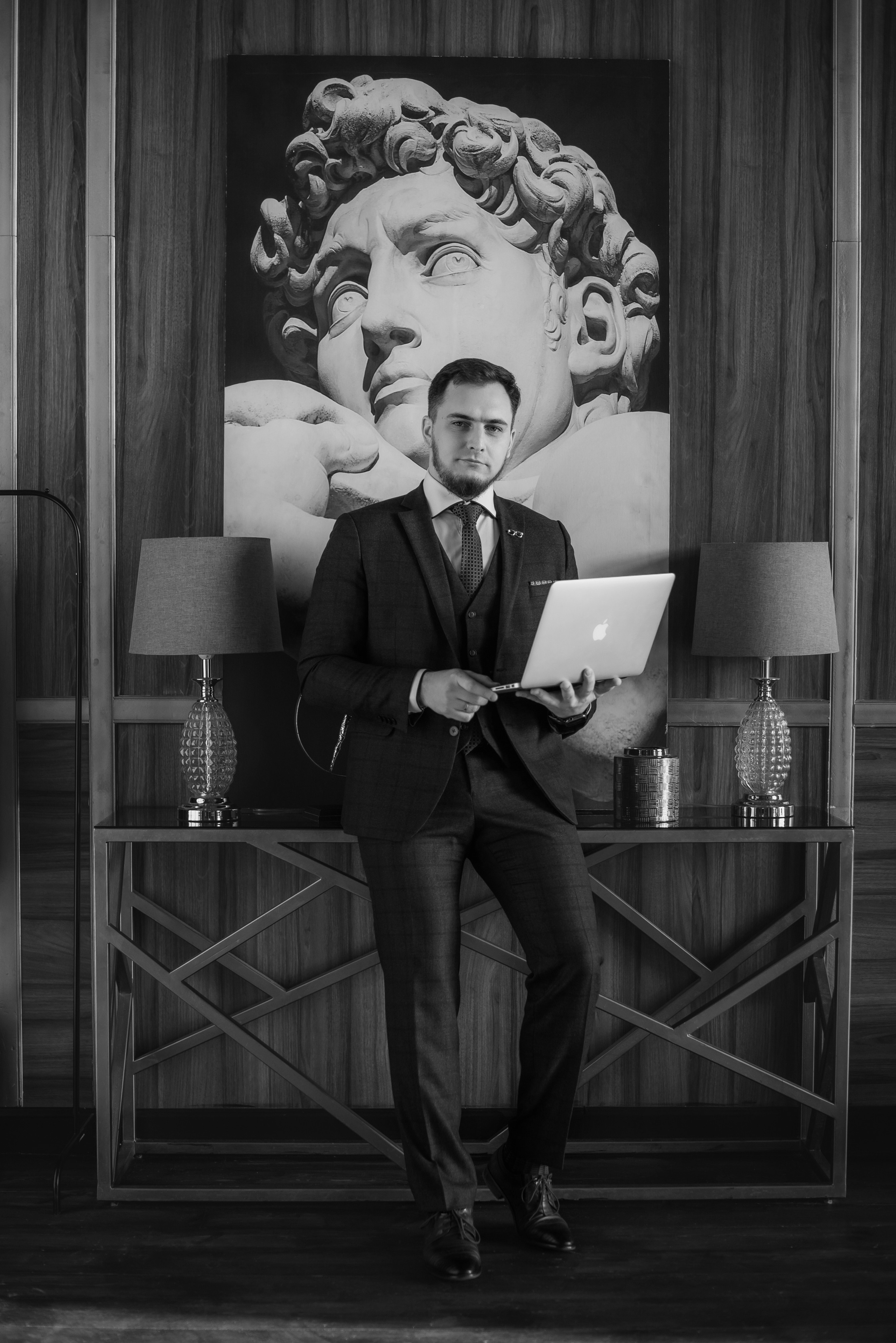 Ретушь. Фотограф Лейла Насибова-женский портрет, семейные фотосессии, контент