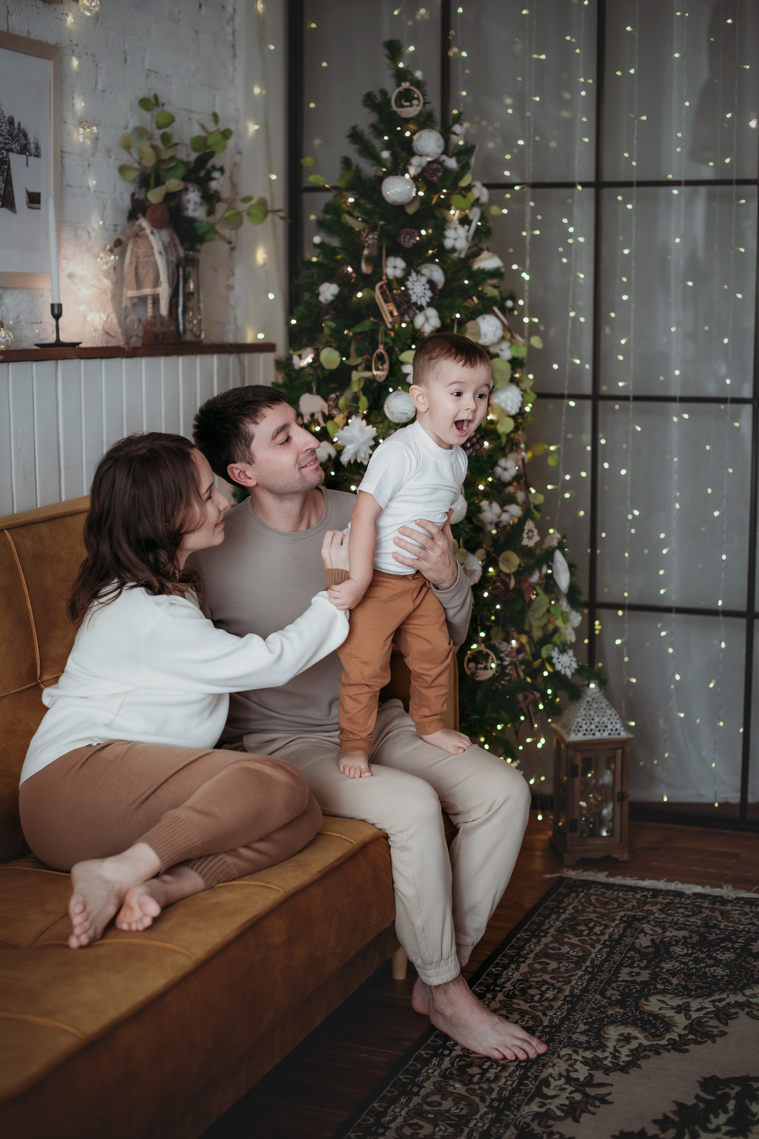Новогодняя фотосессия. Фотограф Лейла Насибова-женский портрет, семейные фотосессии, контент