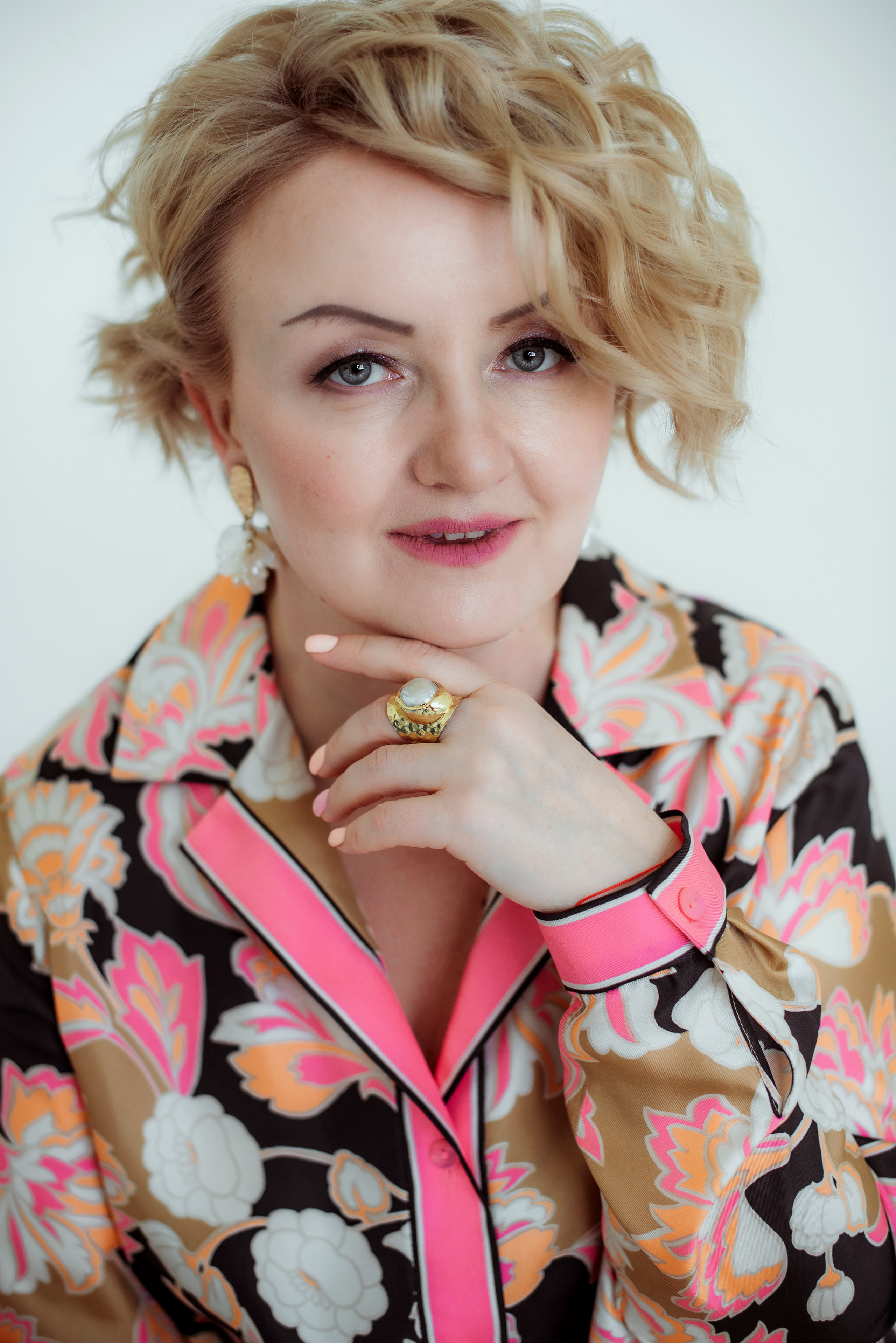 Ирина Тищенко (ретушь). Фотограф Лейла Насибова-женский портрет, семейные фотосессии, контент