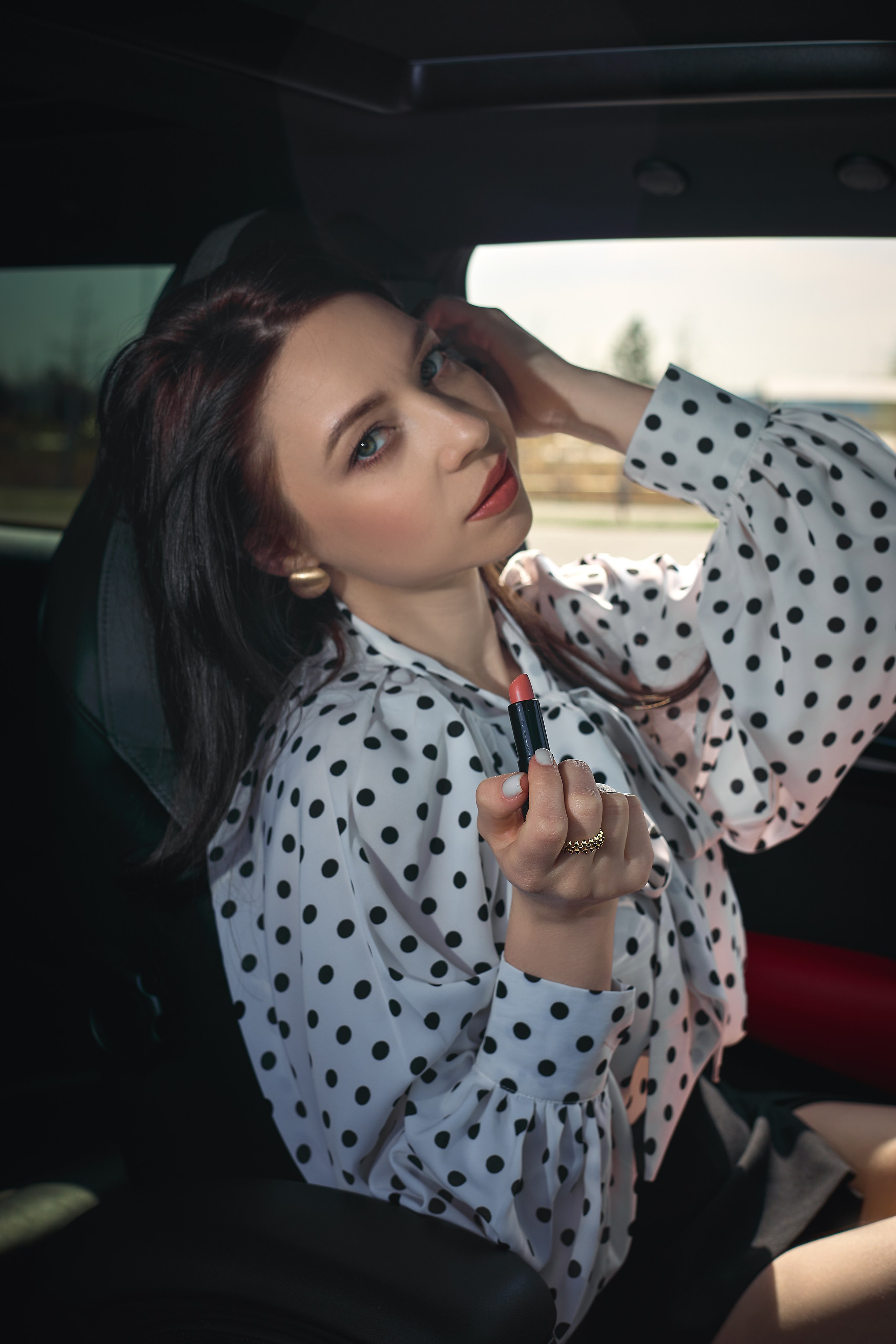 Такие съёмки получаются не статичными — в них есть воздух, динамика, лёгкость.Это особенно хорошо работает именно весной, когда сама атмосфера меняется.