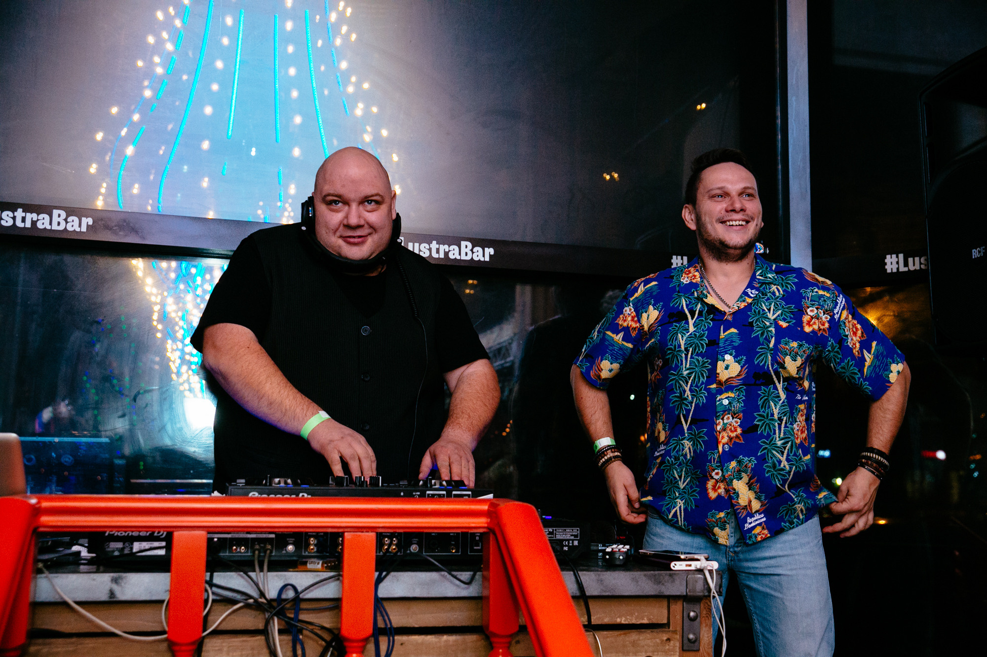  #ДИДЖЕЙМЕДВЕДЬ, диджей Медведь Диджей на свадьбу, диджей на корпоратив. диджей на праздник, диджей с аппаратурой, диджей с колонками, аренда аппаратуры dj medved резидент MixFm