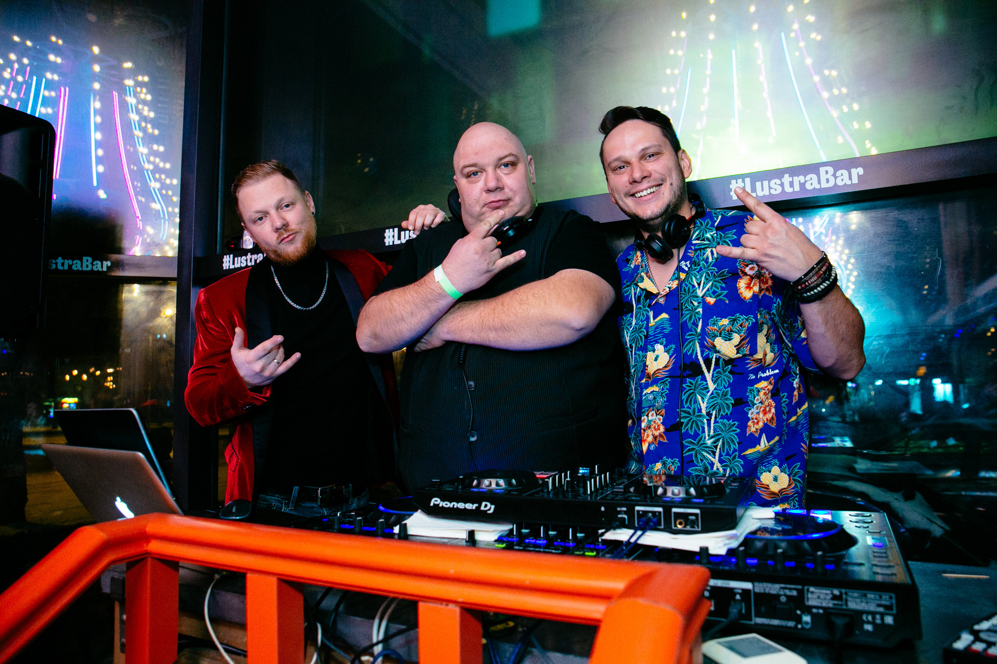  #ДИДЖЕЙМЕДВЕДЬ, диджей Медведь Диджей на свадьбу, диджей на корпоратив. диджей на праздник, диджей с аппаратурой, диджей с колонками, аренда аппаратуры dj medved резидент MixFm