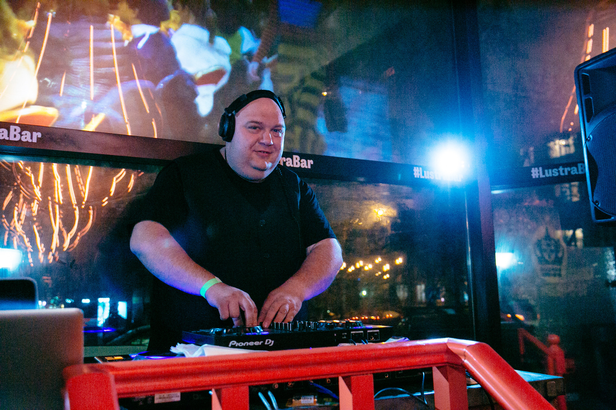  #ДИДЖЕЙМЕДВЕДЬ, диджей Медведь Диджей на свадьбу, диджей на корпоратив. диджей на праздник, диджей с аппаратурой, диджей с колонками, аренда аппаратуры dj medved резидент MixFm