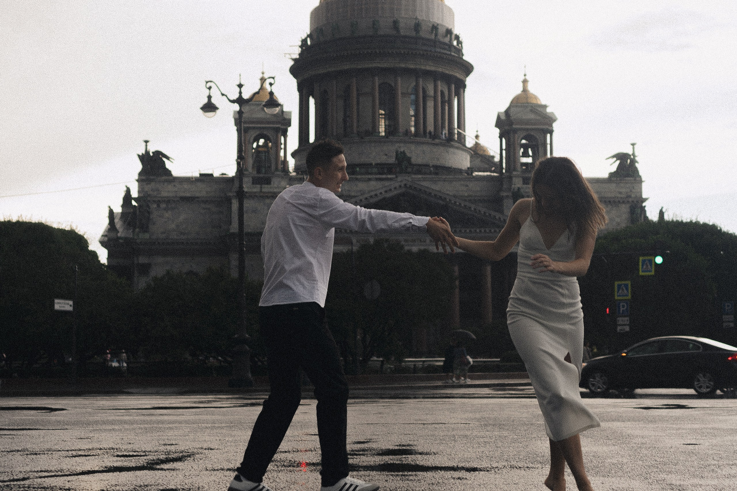 СВАДЕБНАЯ ФОТОСЕСИСИЯ В МЕТРО И ВОЗЛЕ ИСАКИЕВСКОГО СОБОРА В ДОЖДЬ. Профессиональный фотограф, Санкт-Петербург — Виктория Богомолова