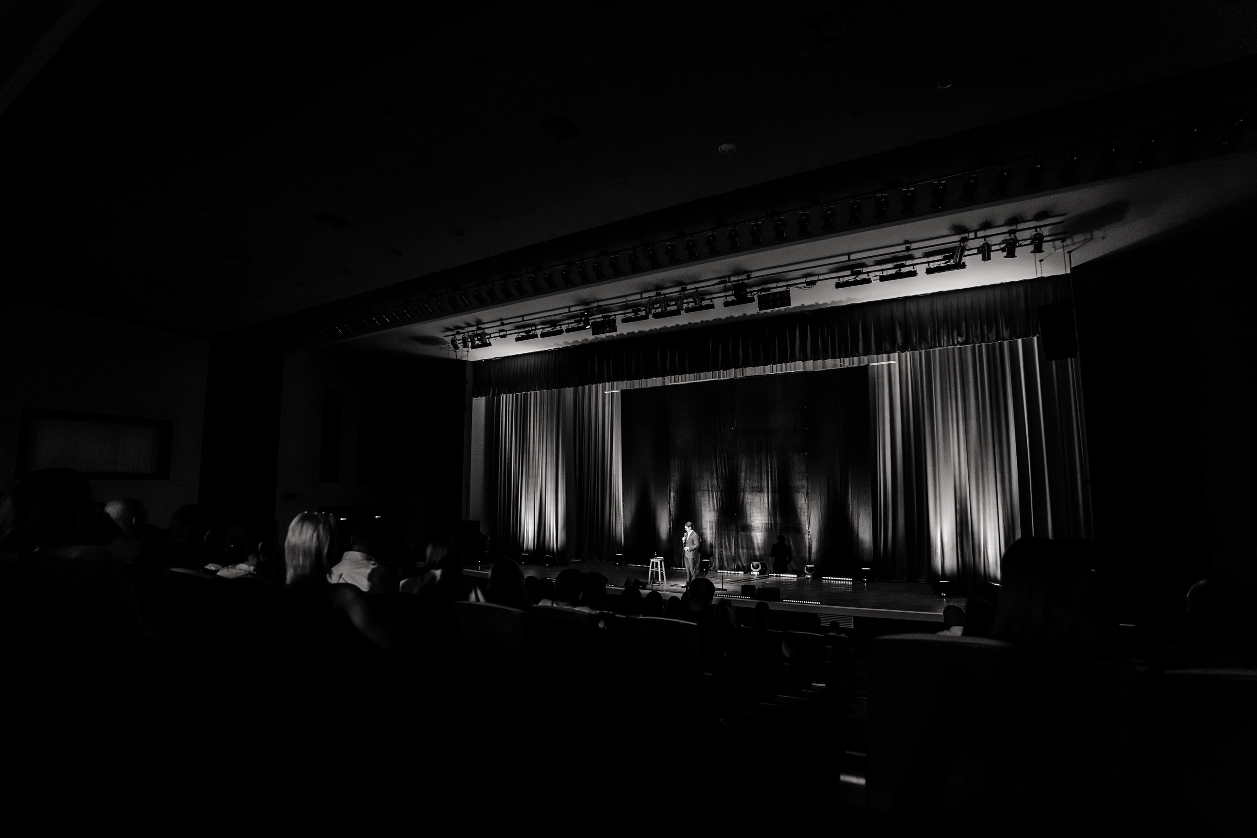 Сольный концерт Нурлана Сабурова. Свадебный и репортажный, фуд фотограф в Новороссийске Евгений Александриди