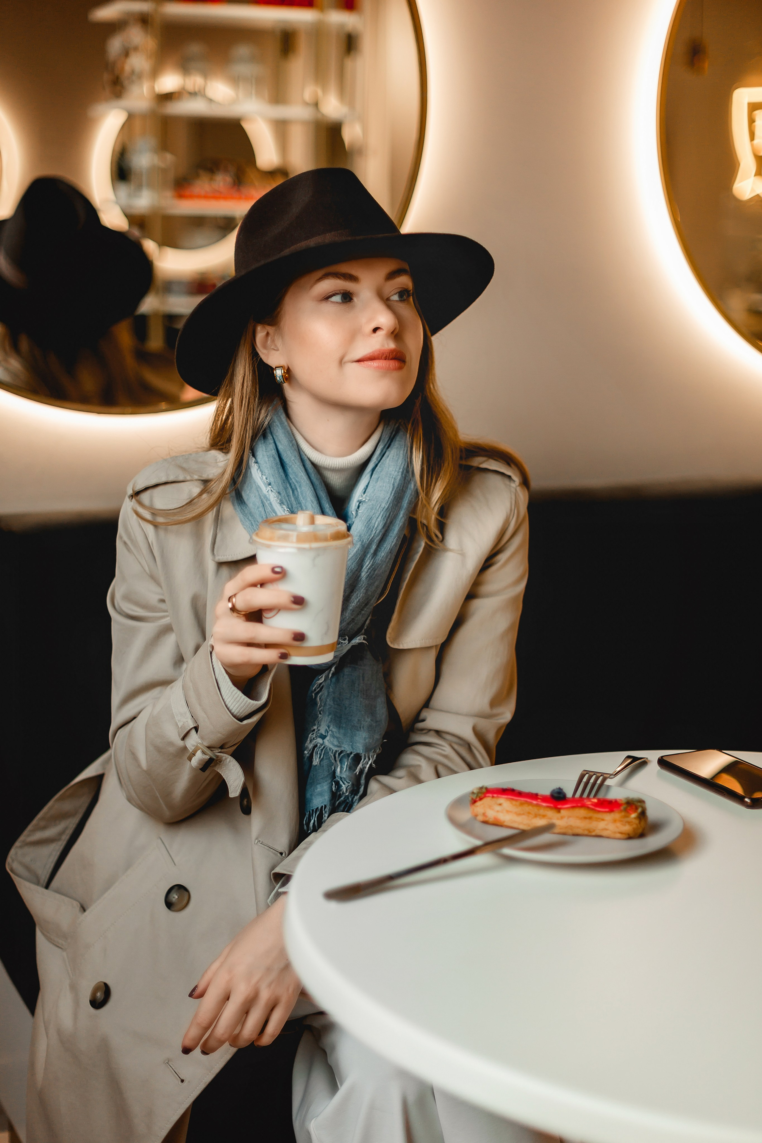 Прогулка по городу. Деловая и Бизнес съемка в  Москве Инесса Грушко