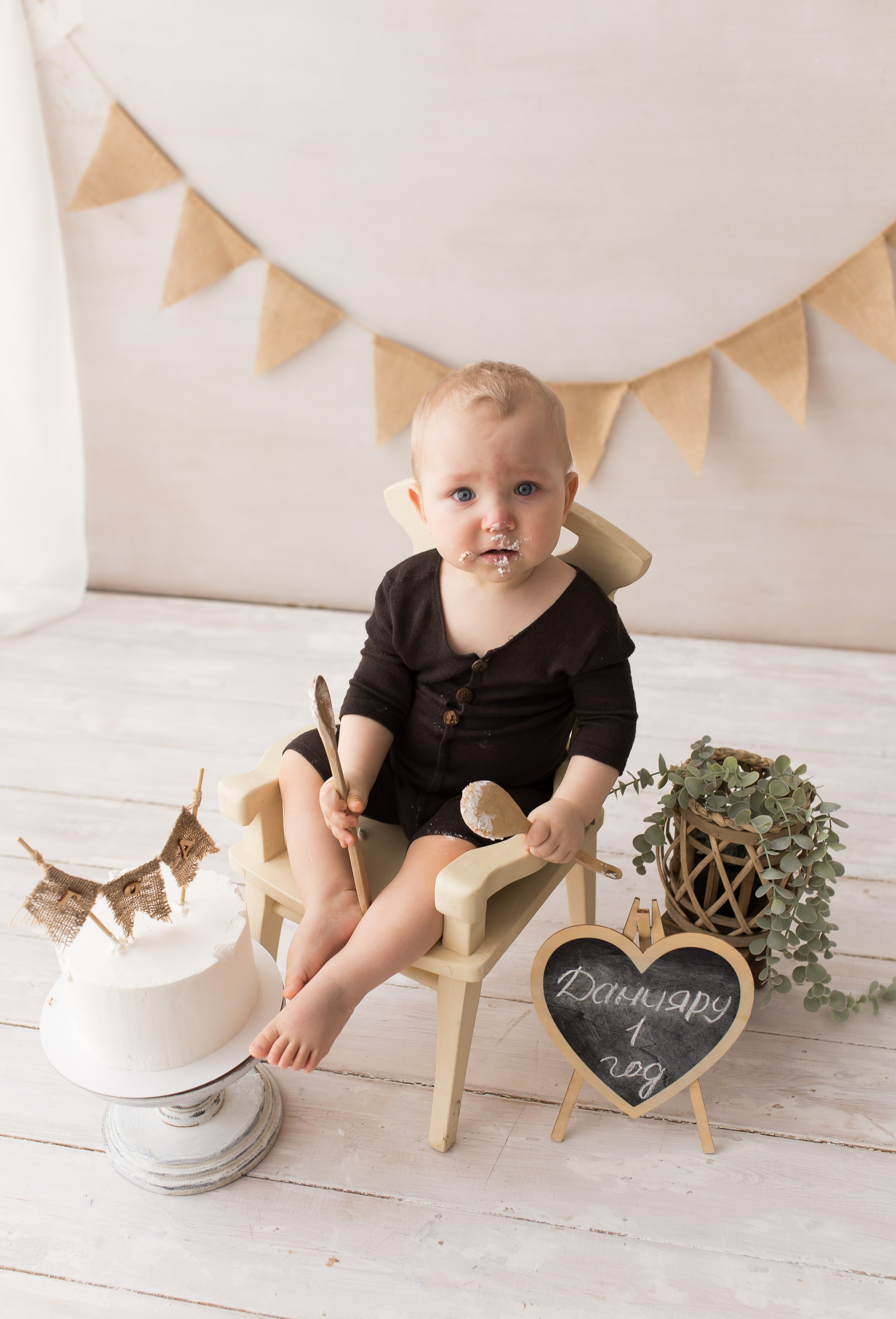 Фотосессия крушение торта в Казани. Фотограф новорождённых малышей и детский фотограф В Казани Лана Максим