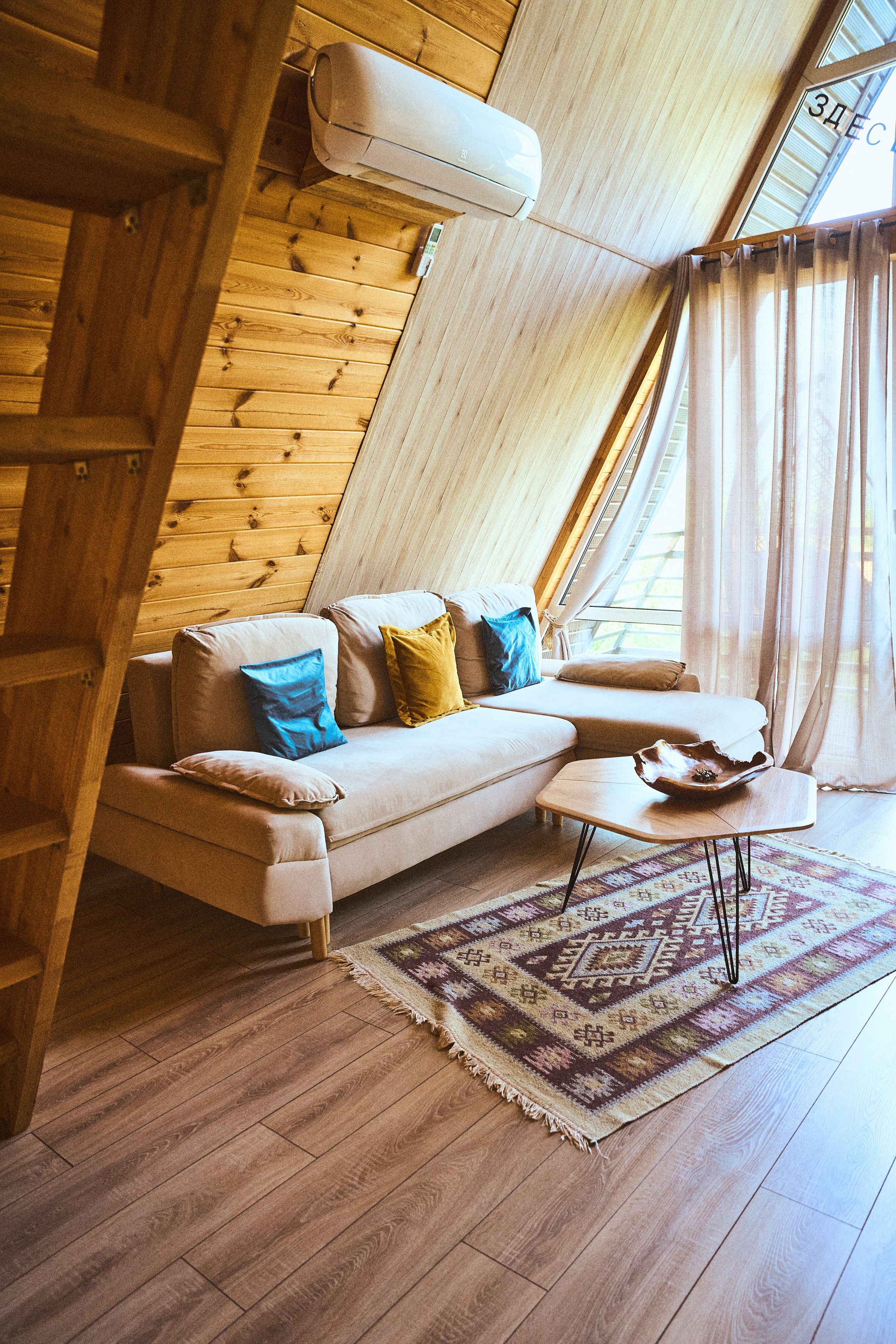 Съемки интерьера глэмпинга Светогорье. Индивидуальный фотограф в Сочи Владимир Чудинов