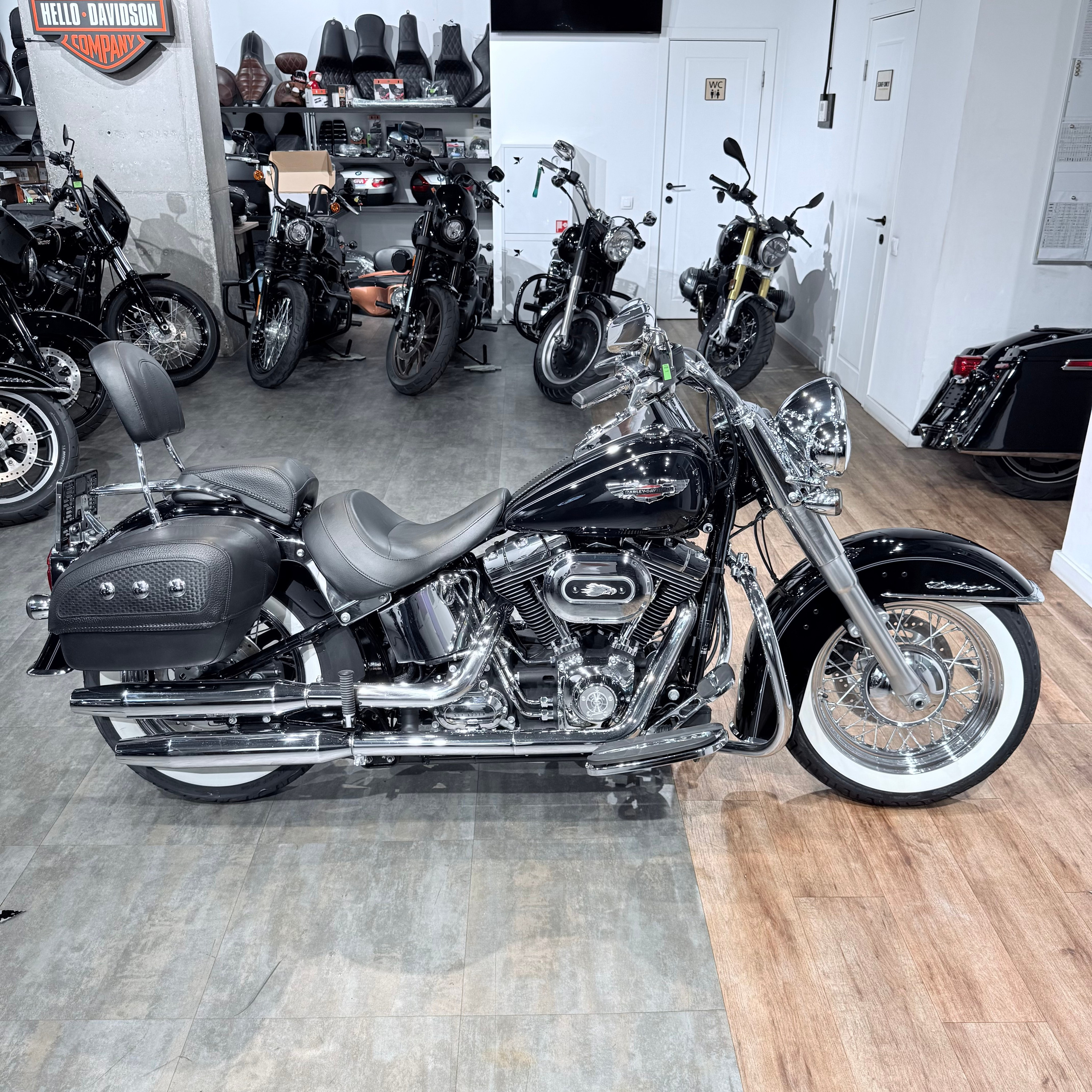 2011 Softail Deluхе АВS Vivd Black. Hello Davidson, Москва. Только хорошие мотоциклы…
