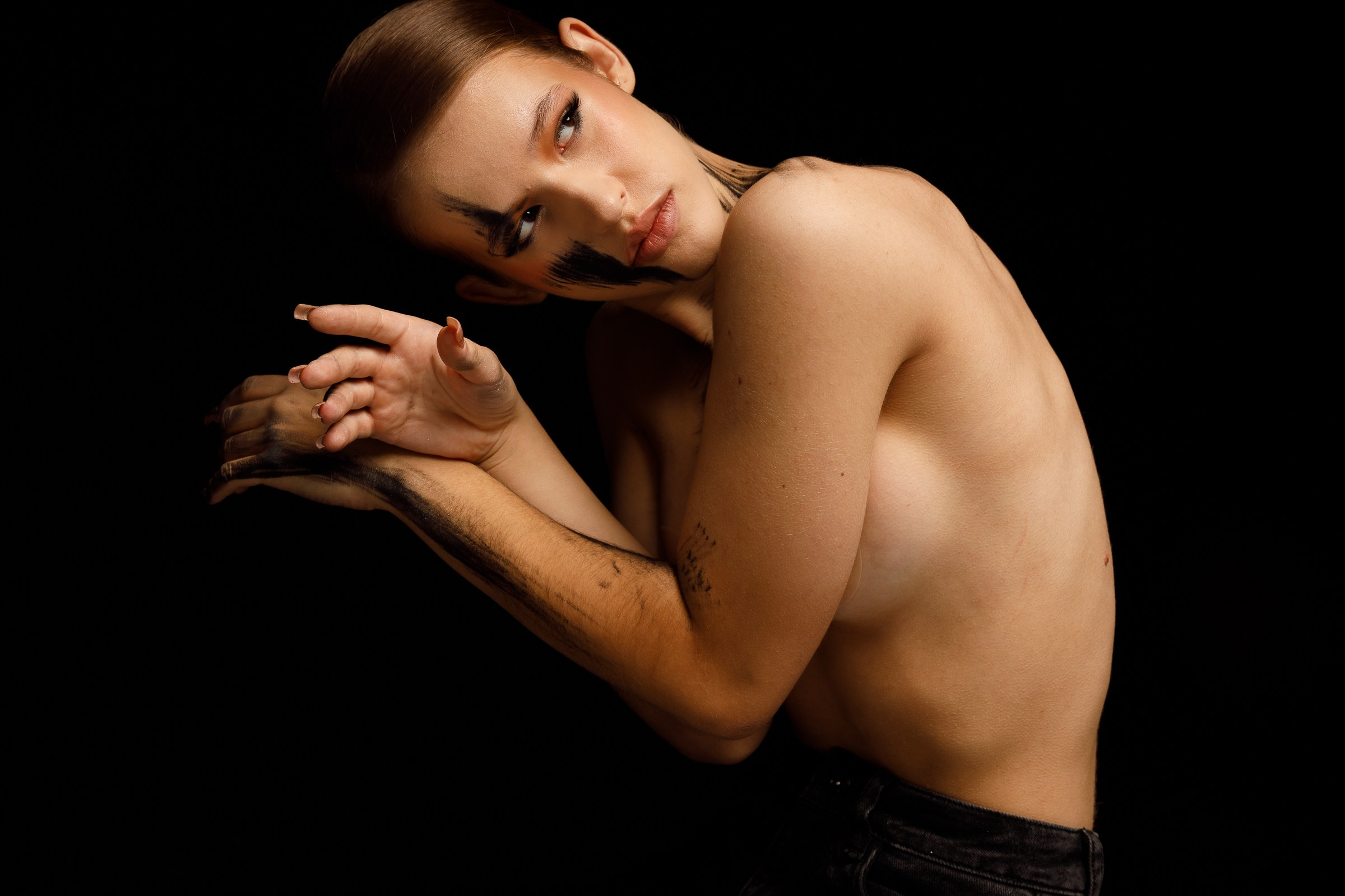 Кристина съёмка с краской. Алексей Торопов фотограф