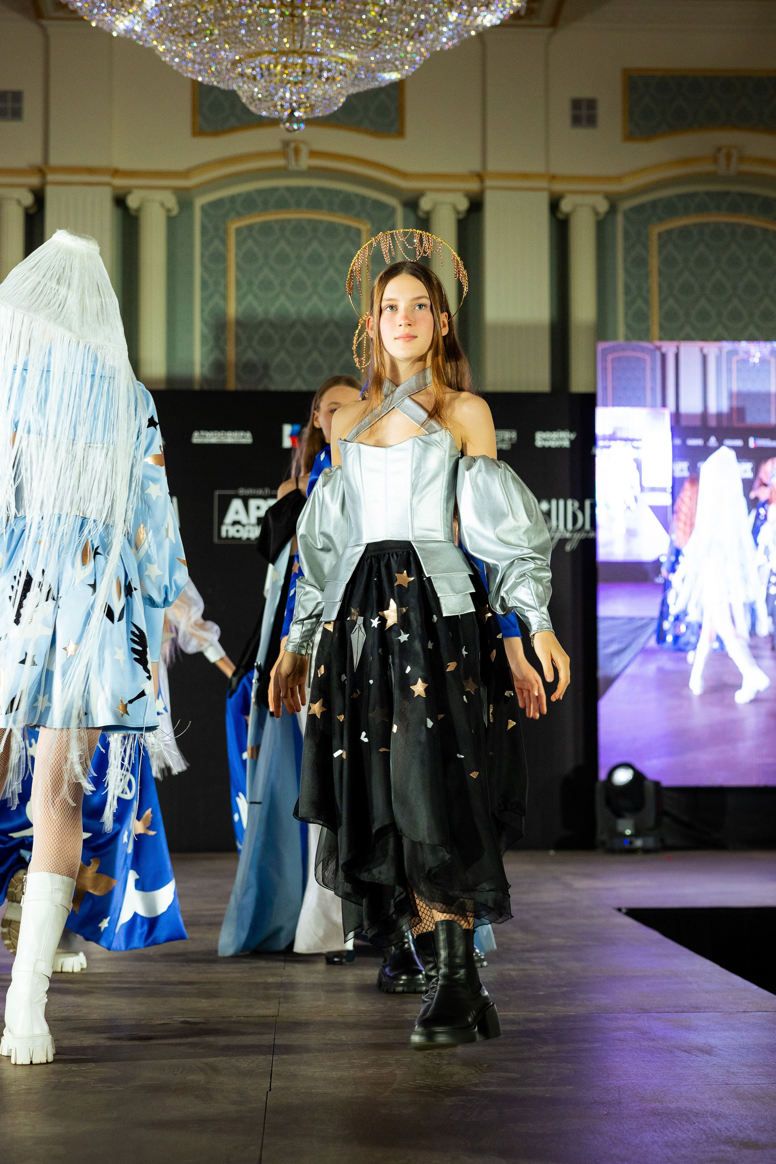 Арт-подиум «Цвета Удмуртии». Показ мод [25/10/24]. Фотограф Виноградов Константин