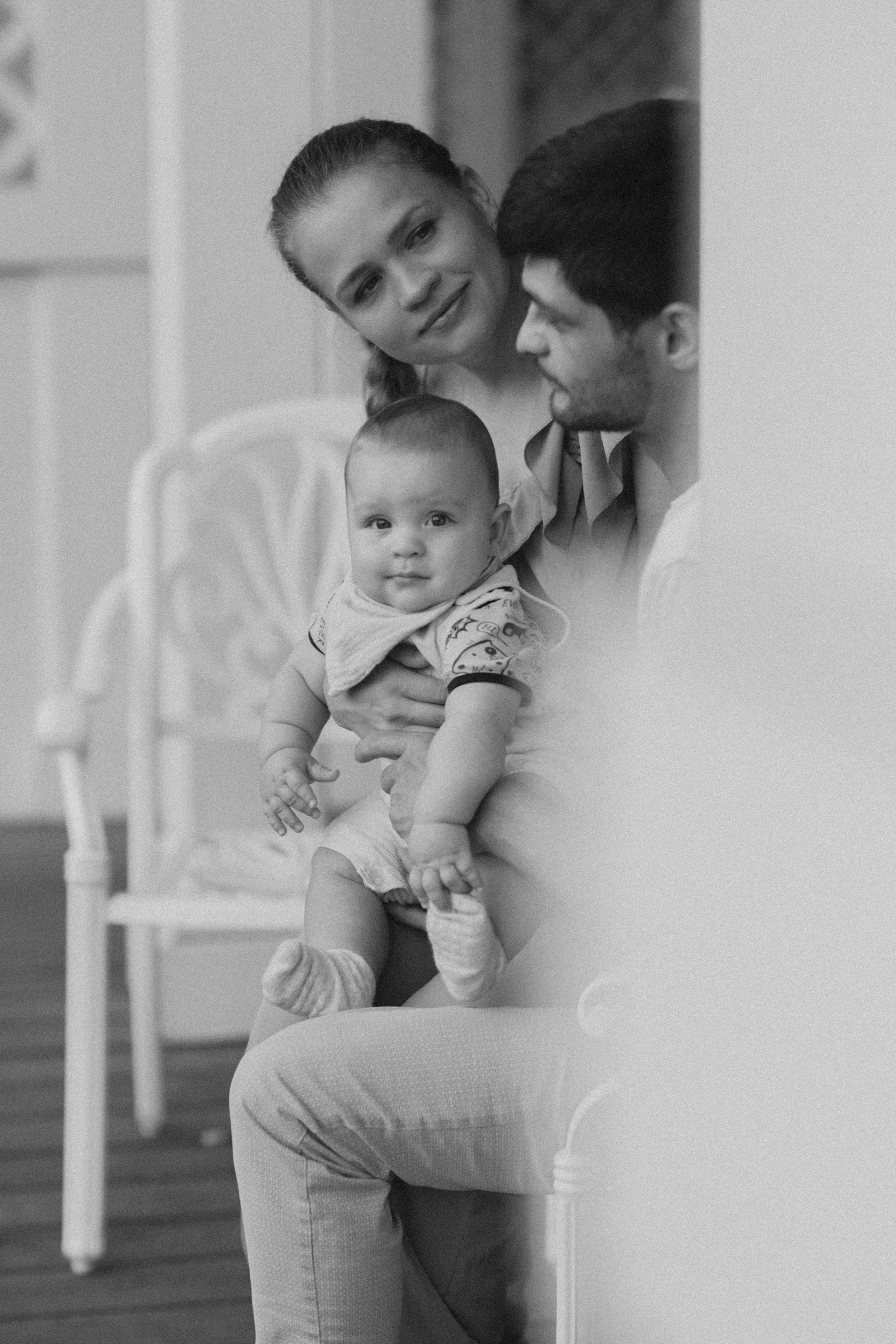 Ростислав с мамой и папой. Детский и семейный фотограф, съемка новорожденных Москва