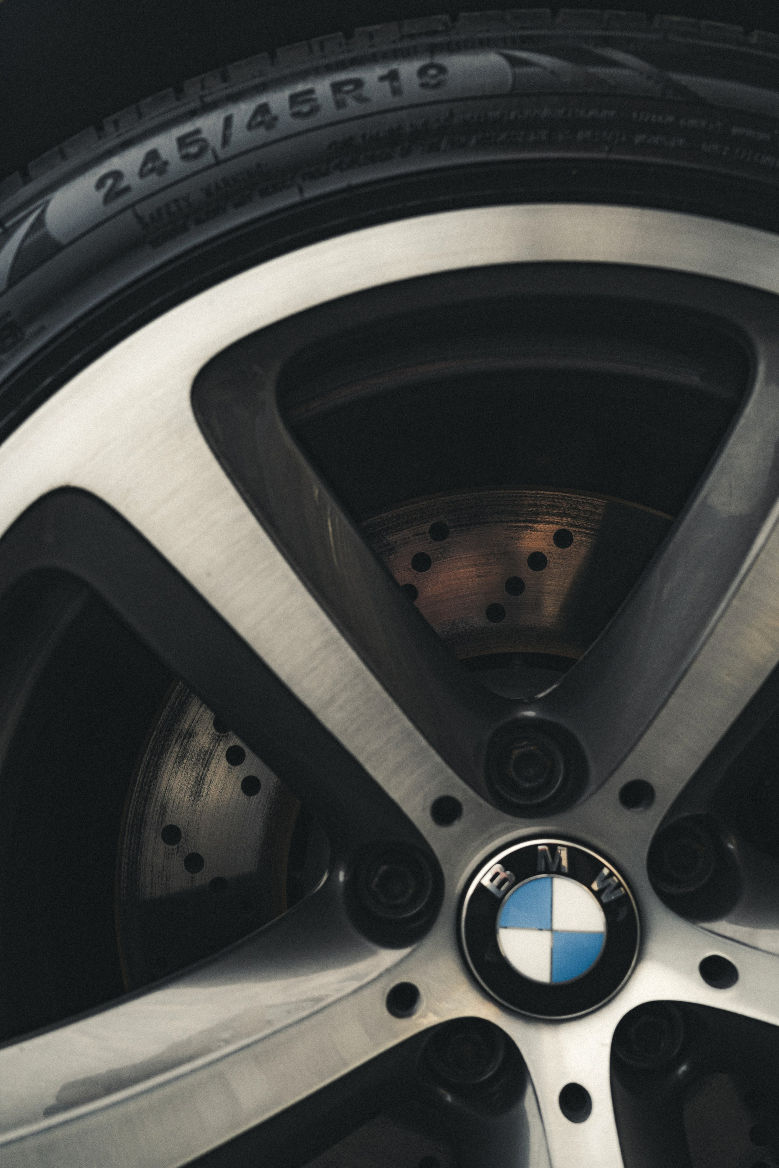 BMW 650i (Dakar Yellow). Фотограф Илья К. в Москве