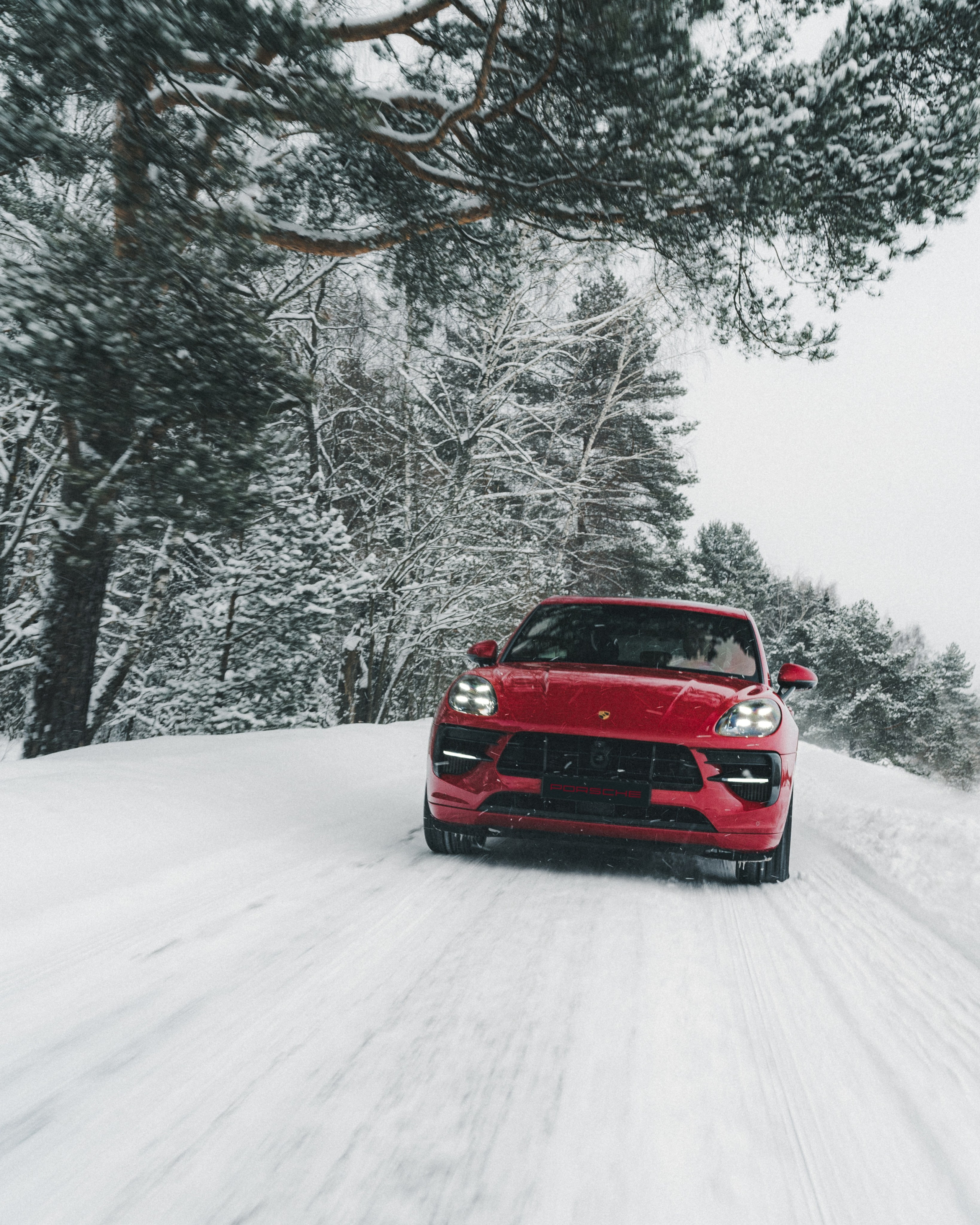 Автомобильная фотосессия Porsche Macan GTS. Фотограф Илья К. в Москве