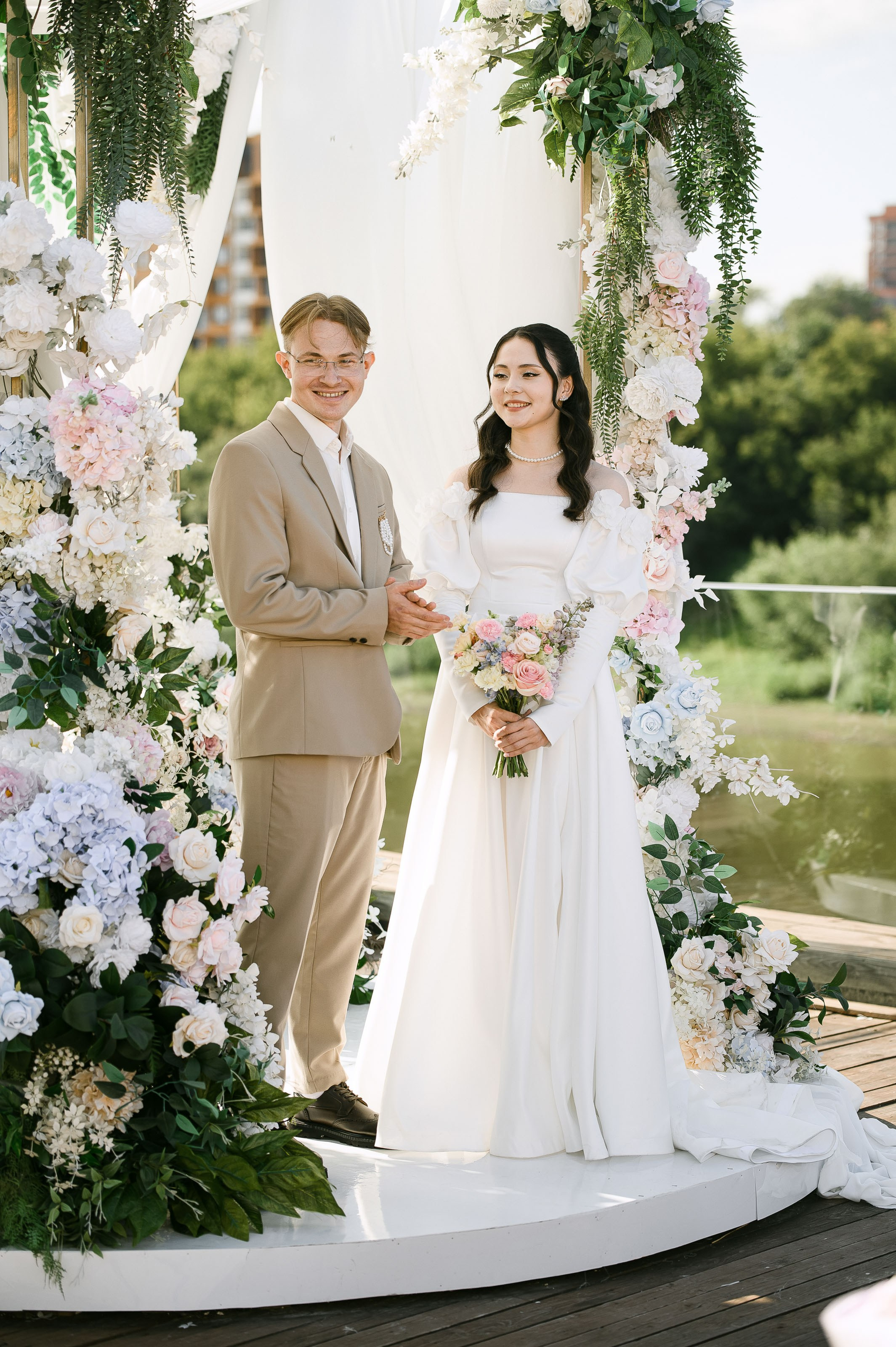 Одним солнечным днем на берегу реки. Евгений Нисковских — свадебный и репортажный фотограф в Тюмени