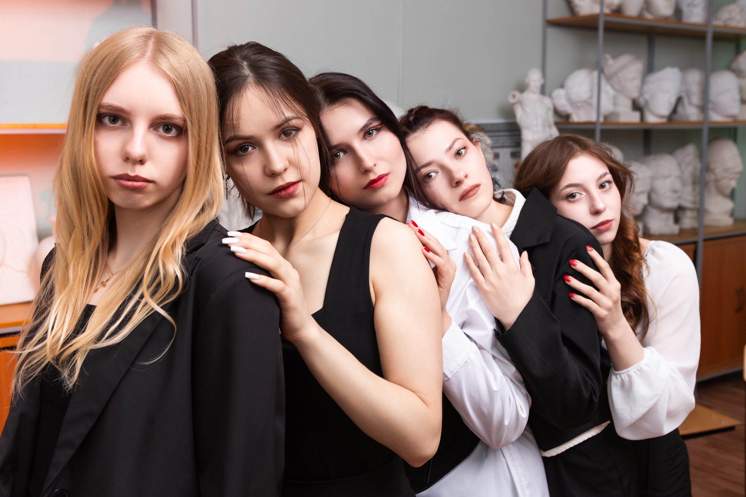 ФОТОСЕССИЯ В АУДИТОРИИ ДЛЯ БУДУЩИХ УЧИТЕЛЕЙ — выпускников Чернского профессионально-педагогического колледжа. ТВОЙ АЛЬБОМ / ТВОИ ПРАВИЛА