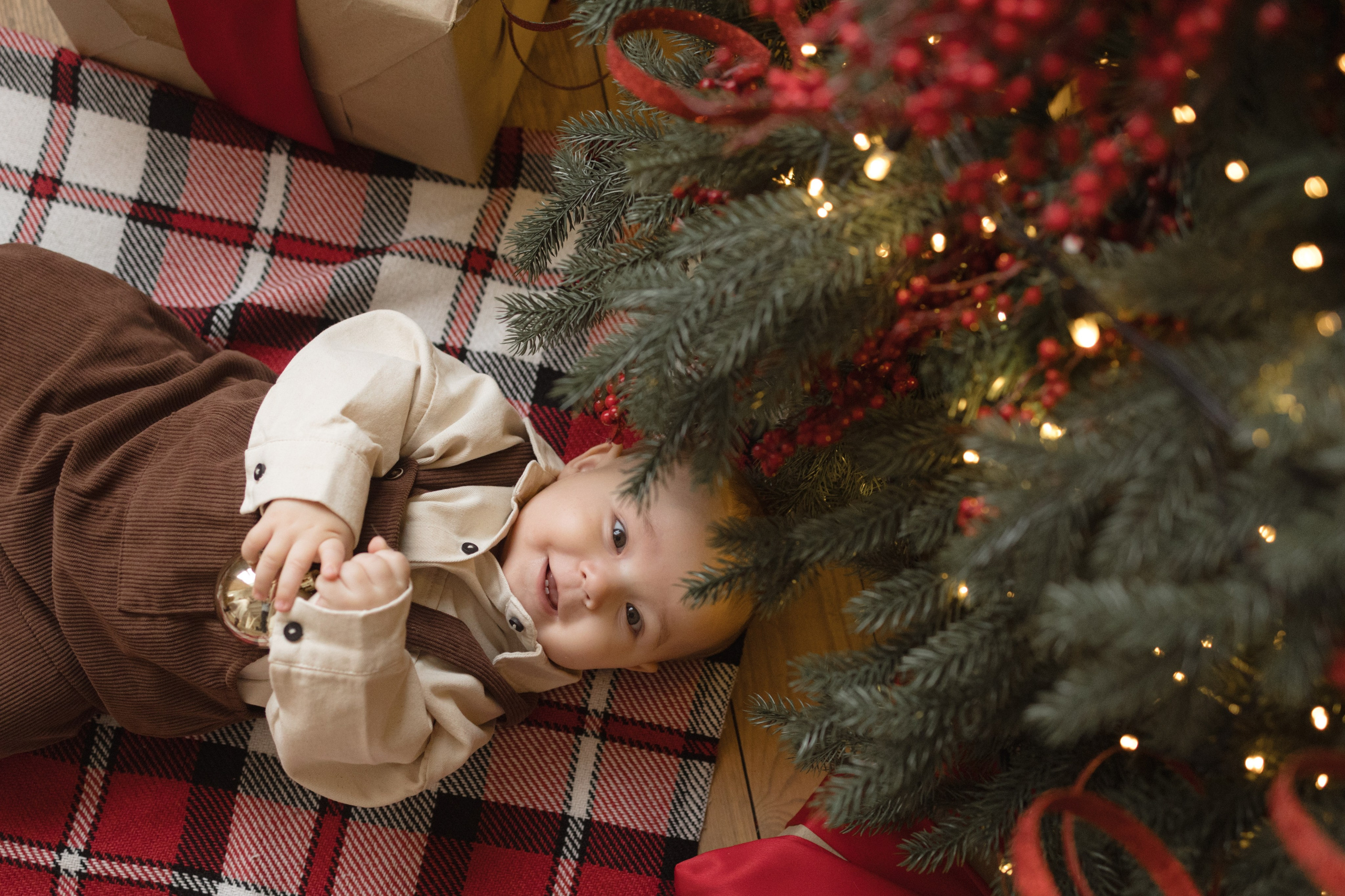 Новогодняя съемка в Мун (зал Семейный). Фотограф беременности и новорожденных в Красноярске Вета Ланская