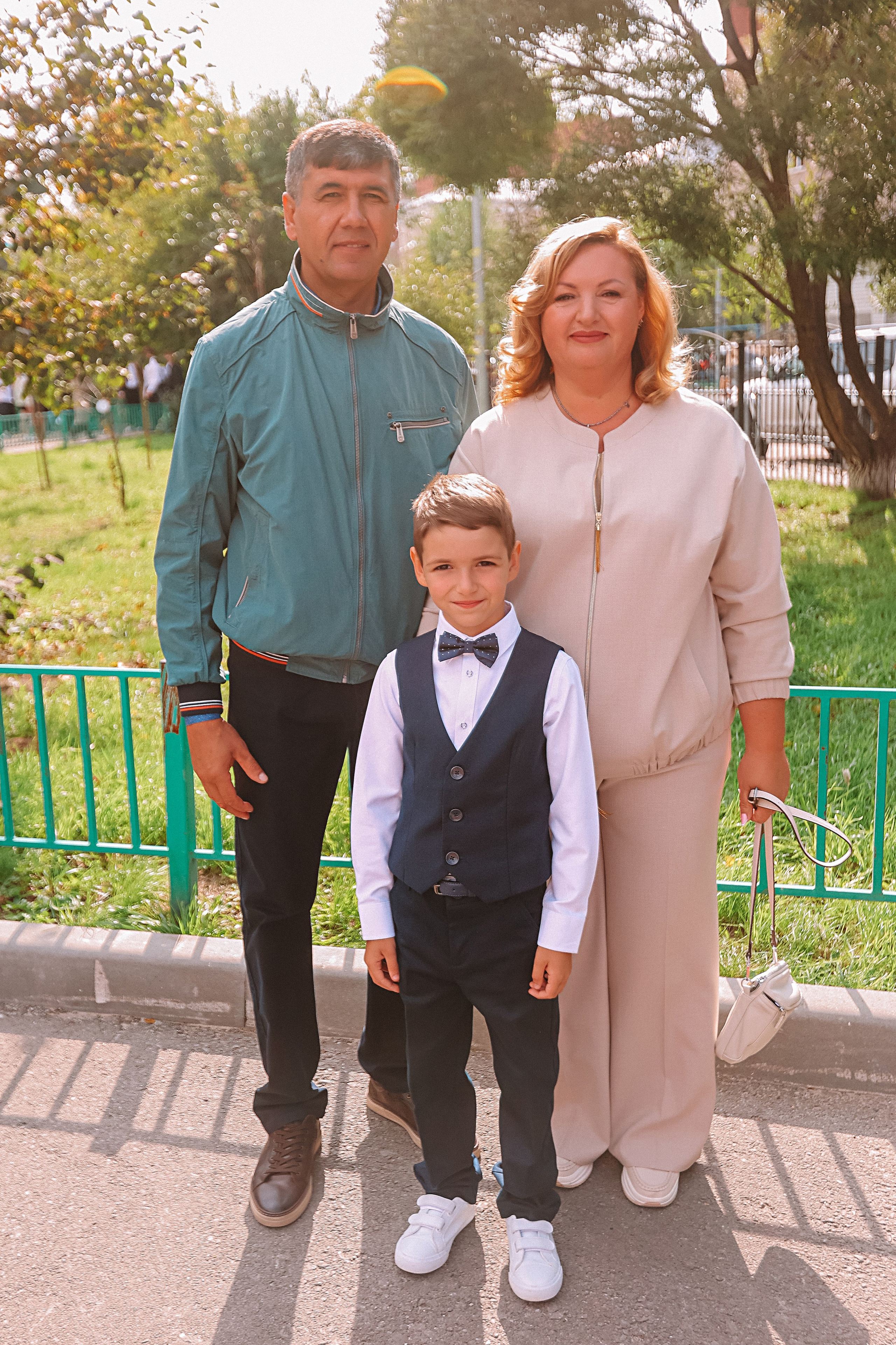 1 сентября линейка+кл час+портреты. Семейный фотограф Тюмень, фотограф на роды Салмина Мария