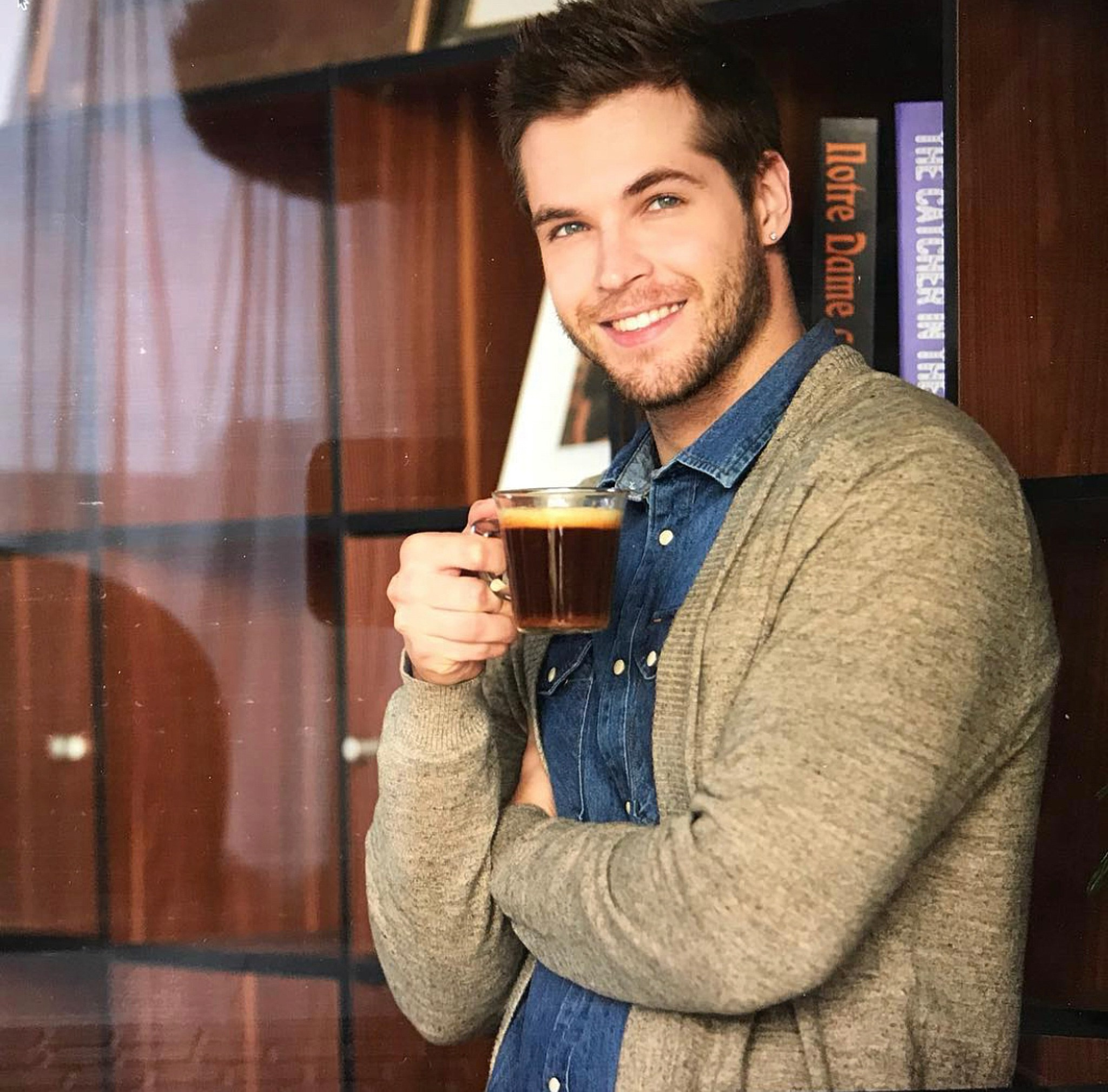 Парень модель. Продакшен г. Москва съемка мужской одежды, мужские модели, фото и видео, организация под ключ