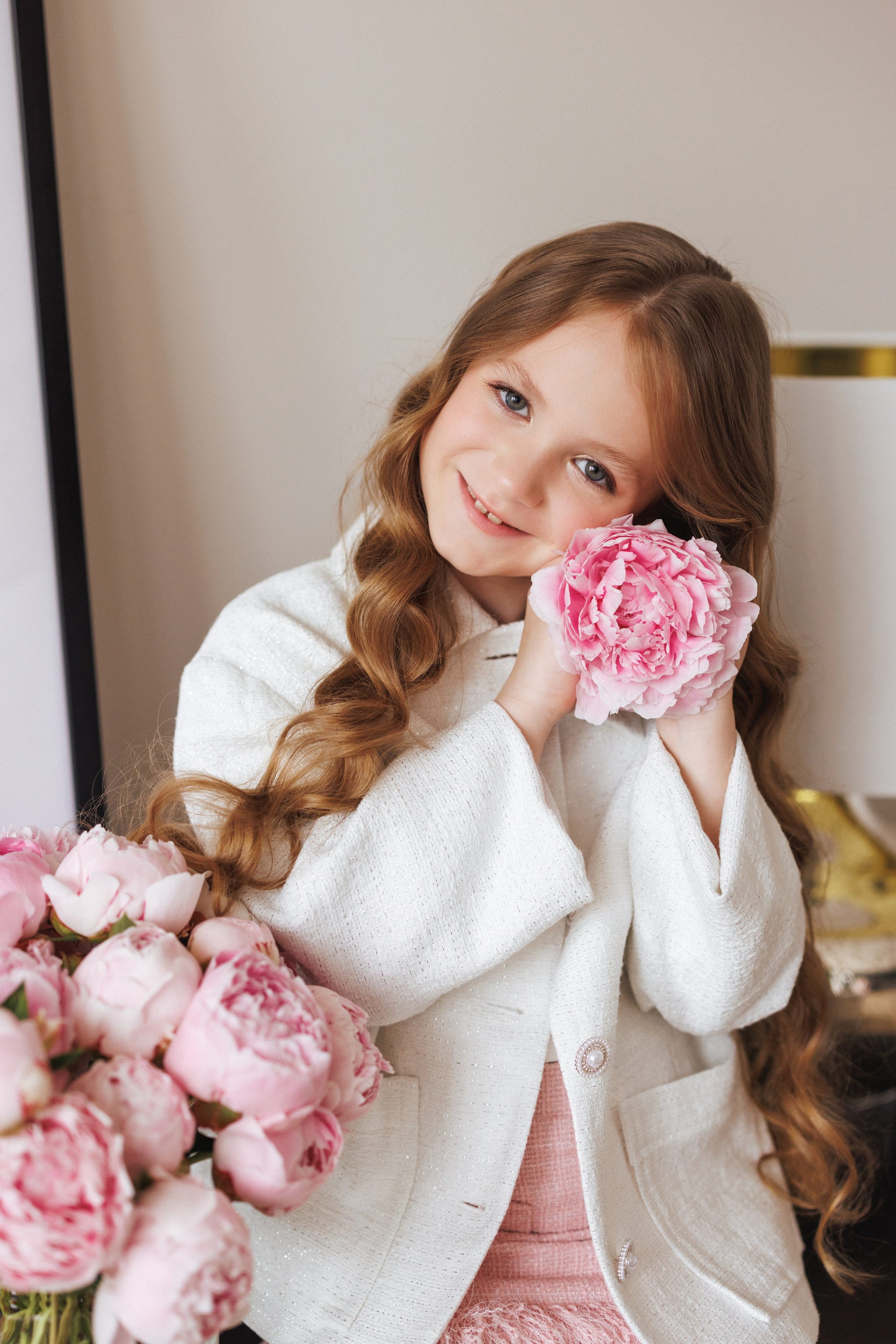 Семейная фотосессия для мамы и дочки в фотостудии «Париж», город Краснодар. Семейный и детский фотограф в Краснодаре Анна Трашкова