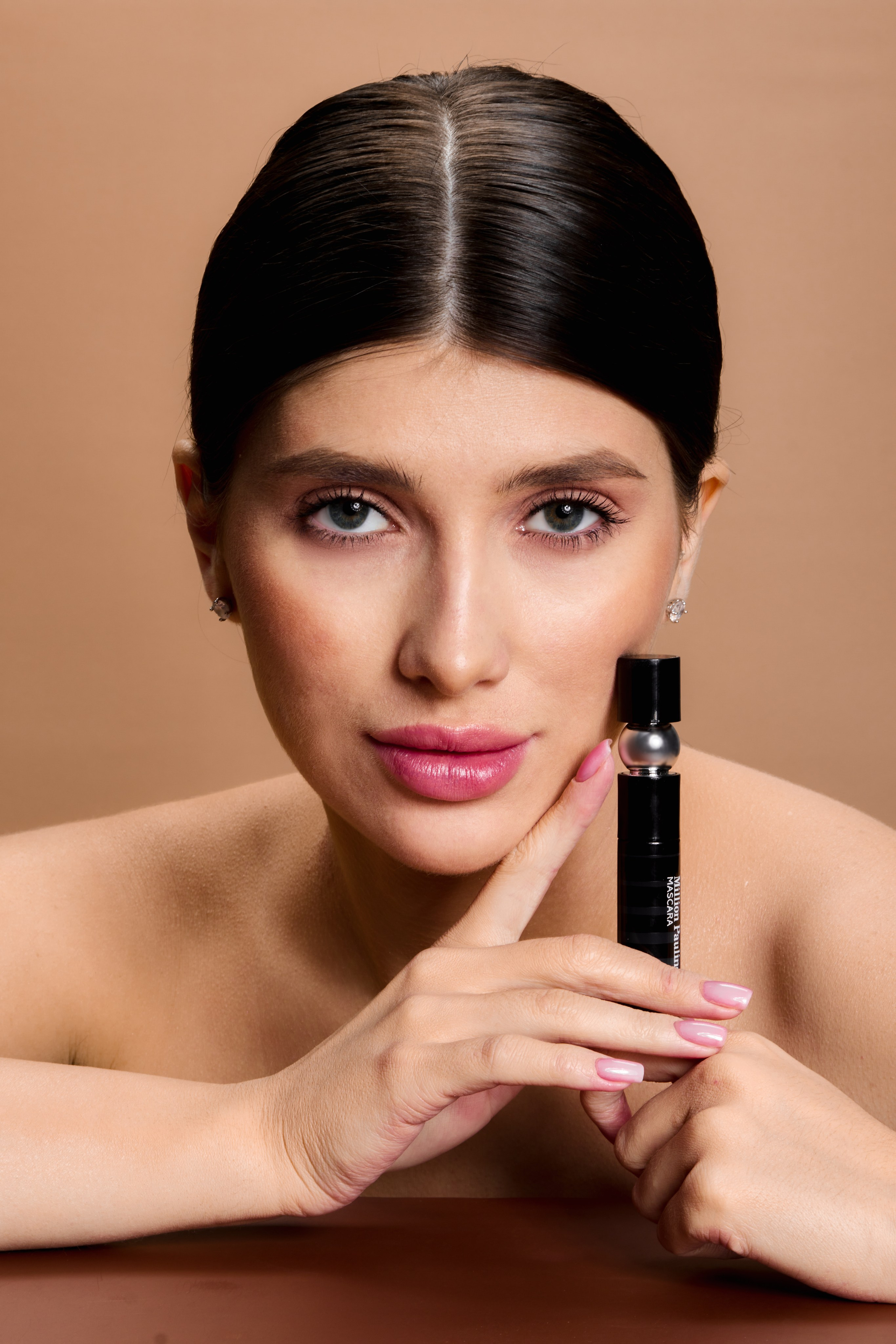 Профессиональная студийная съемка для маркетплейсов.