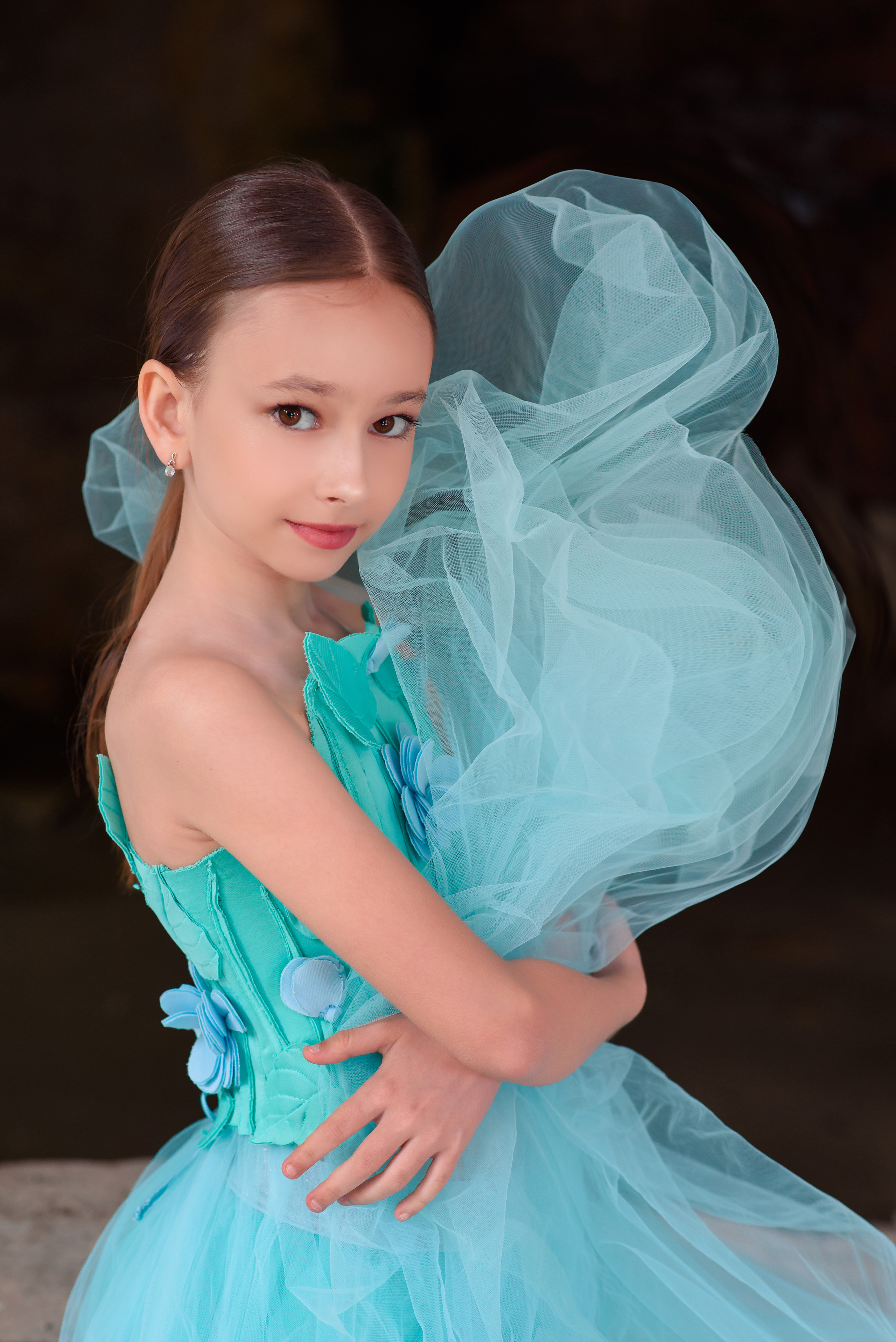 Яйлян Милана. Model base