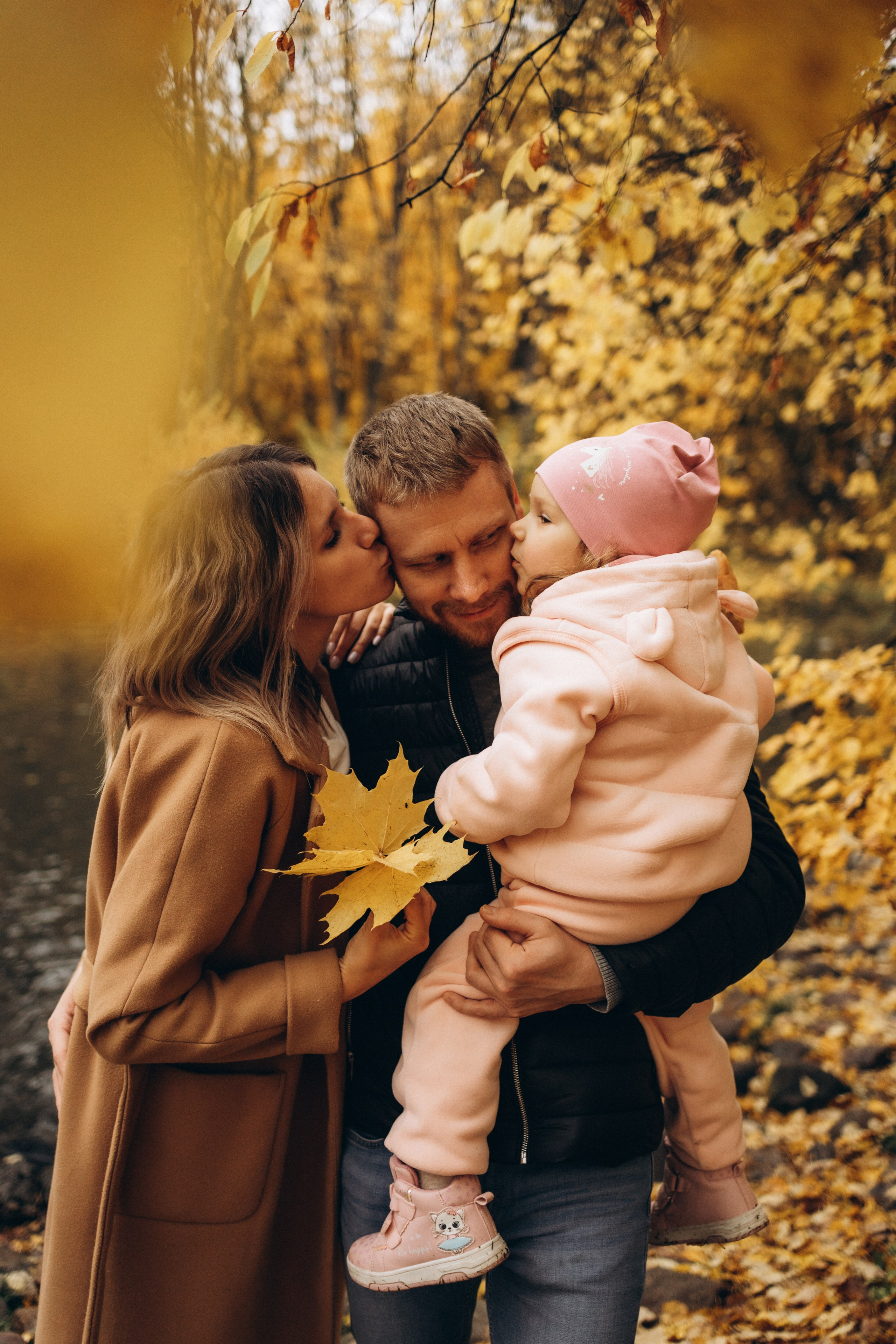 Осенняя семейная фотосъемка (11.10.2025 г.) г. Обнинск (Калужская обл.). Надежда Стар семейный и церковный фотограф в Жукове и Калужской области