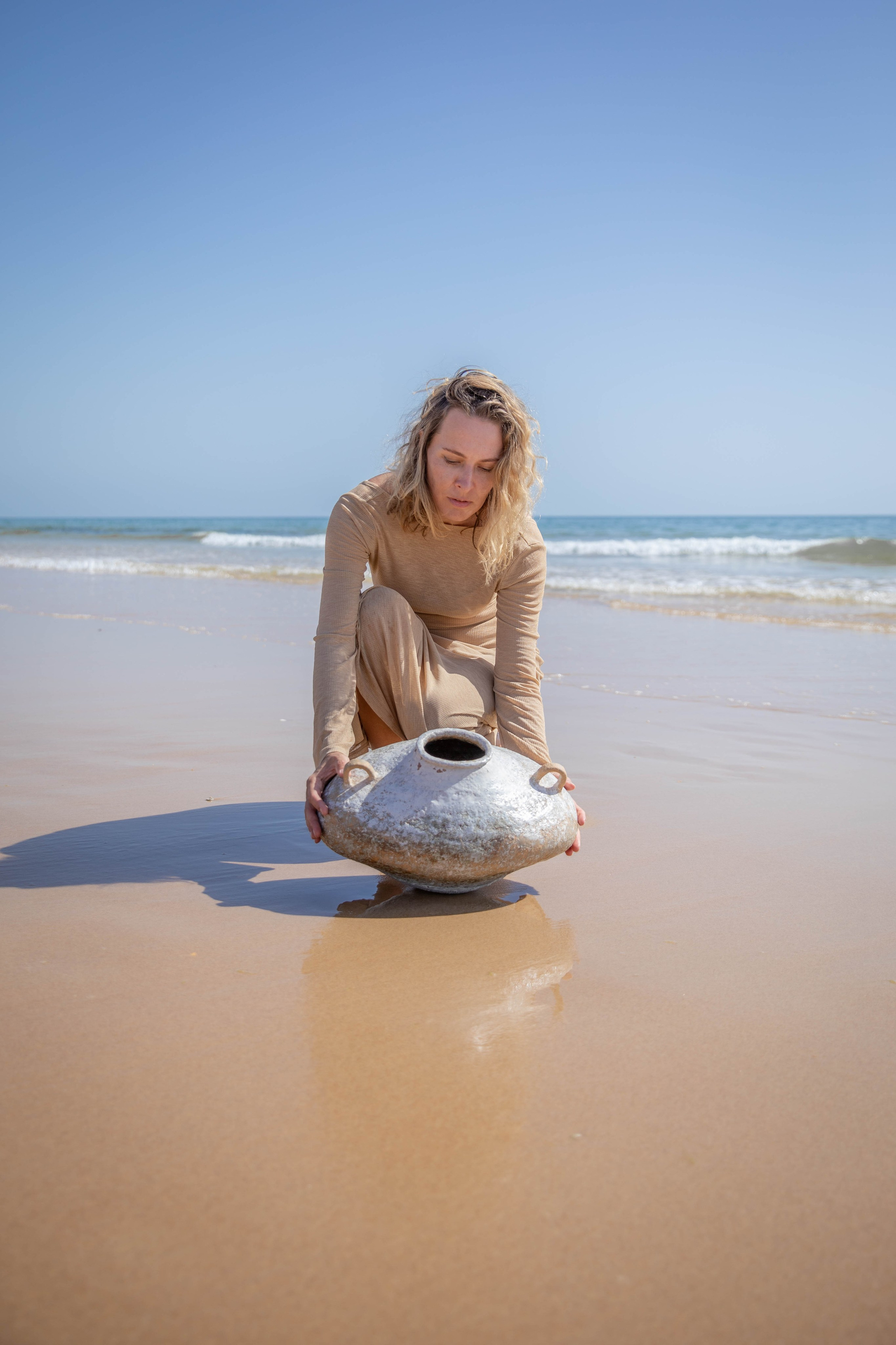 VAVA × Oksana Lomnova — A Creative Collaboration by the Ocean. Professional Photographer in Portugal. Oksana Lomnova