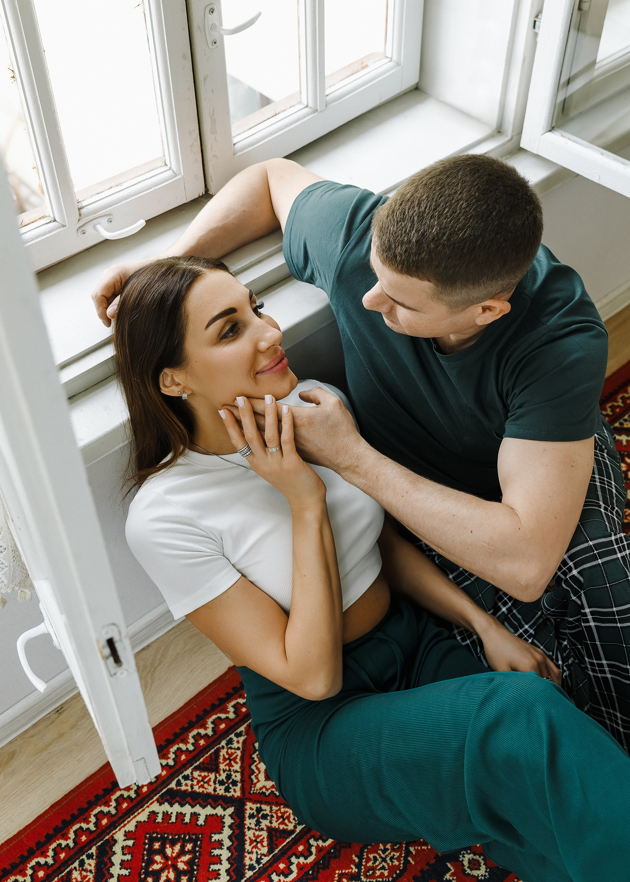 Саша и Андрей — лав стори в фотостудии. Свадебный и портретный фотограф в Санкт-Петербурге Анна Демьянова