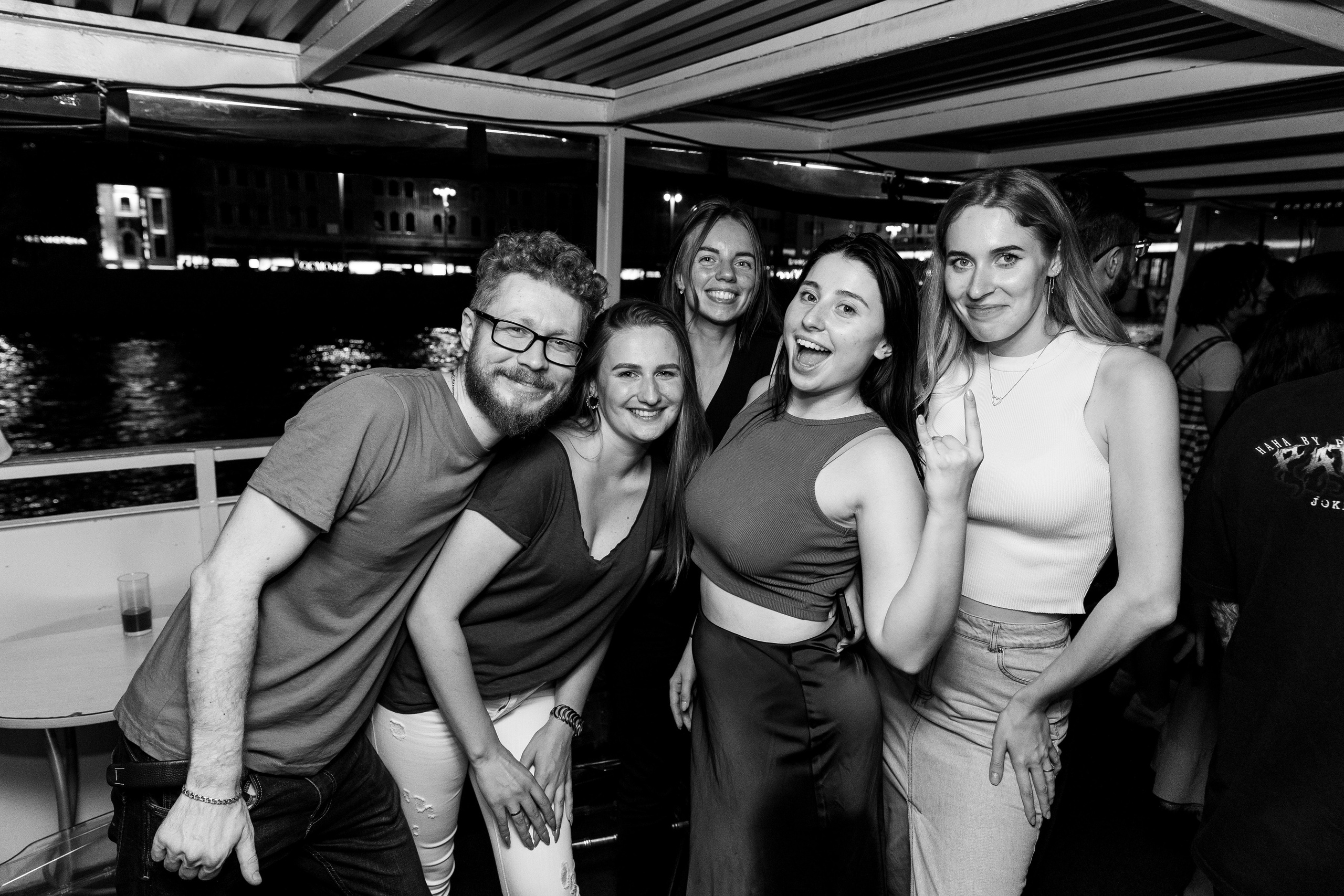 На теплоходах музыка играет. Репортажный Фотограф в Москве Юра Гушан