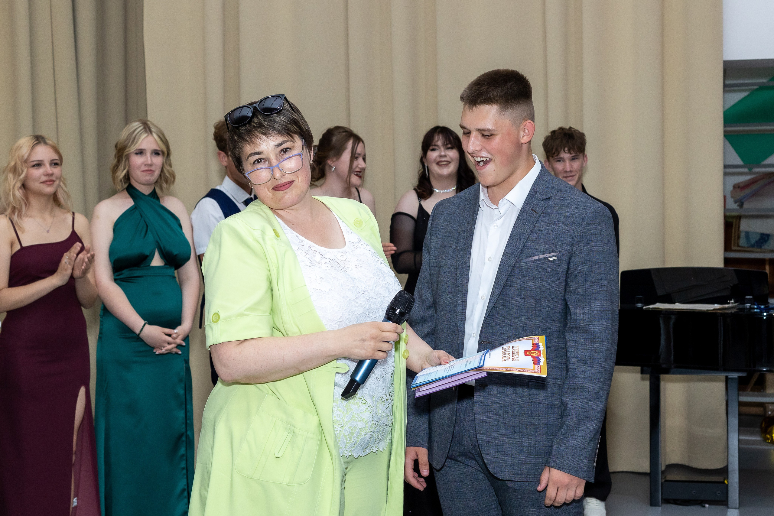 Вручение аттестата 2025. Выпускные альбомы Майкоп, Краснодар Елена Золотарева