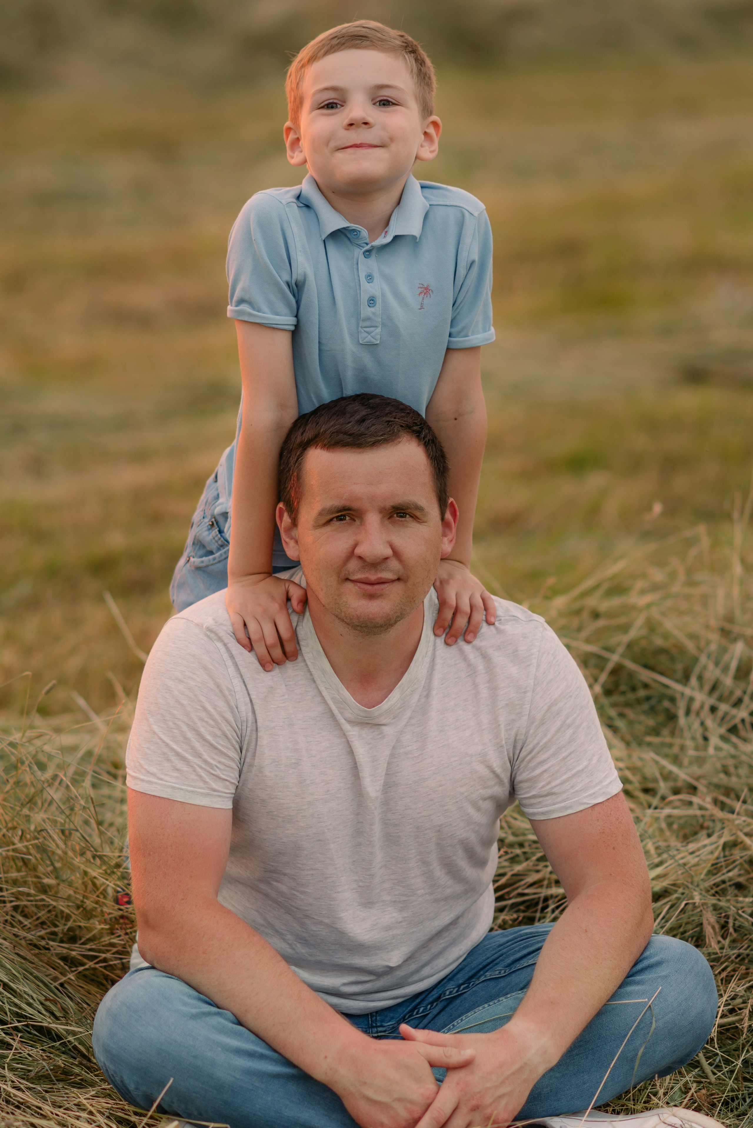 Фотосессия в стогах. Фотограф Юлия Кондратьева