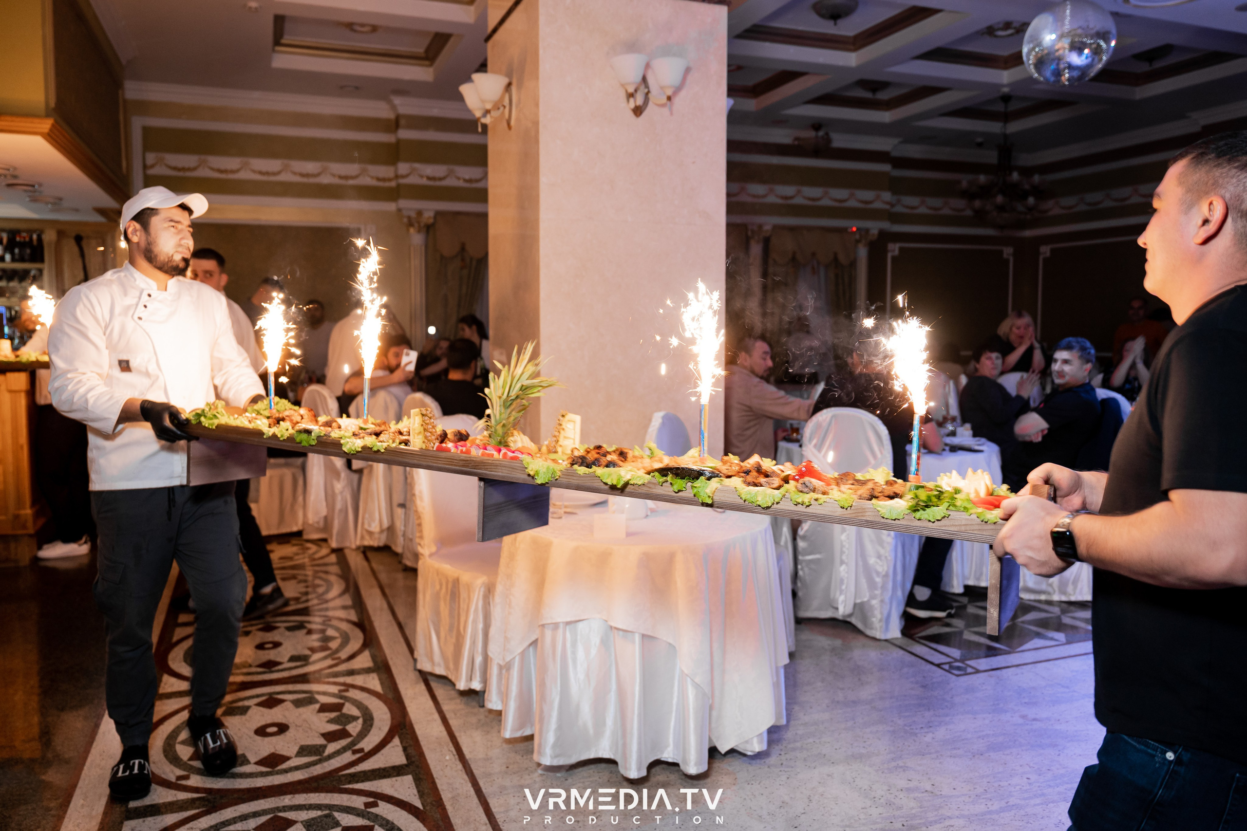 Hot point в ресторане «Империя»