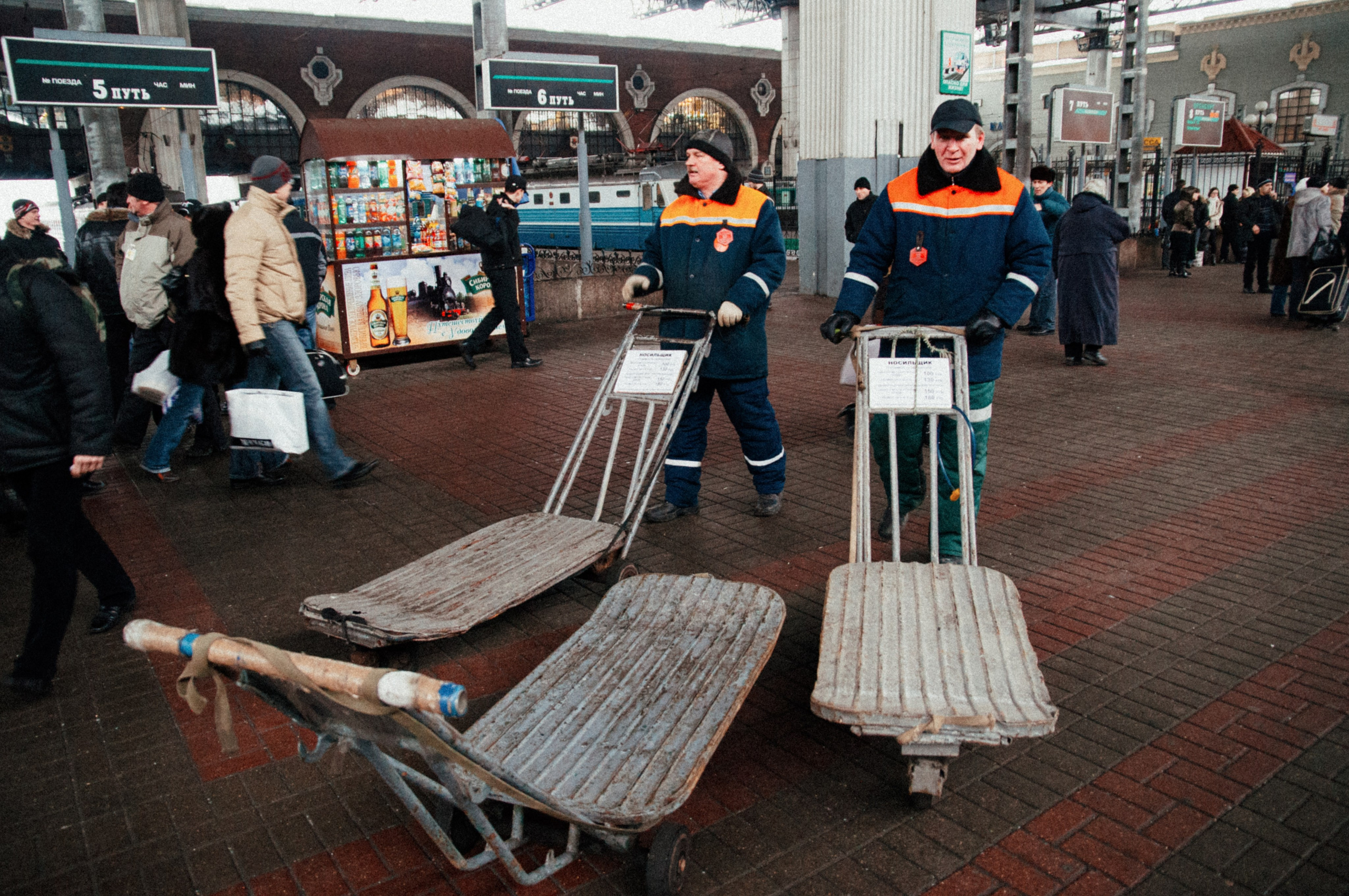 Вокзалы. Фотографии Дмитрия Захаренко