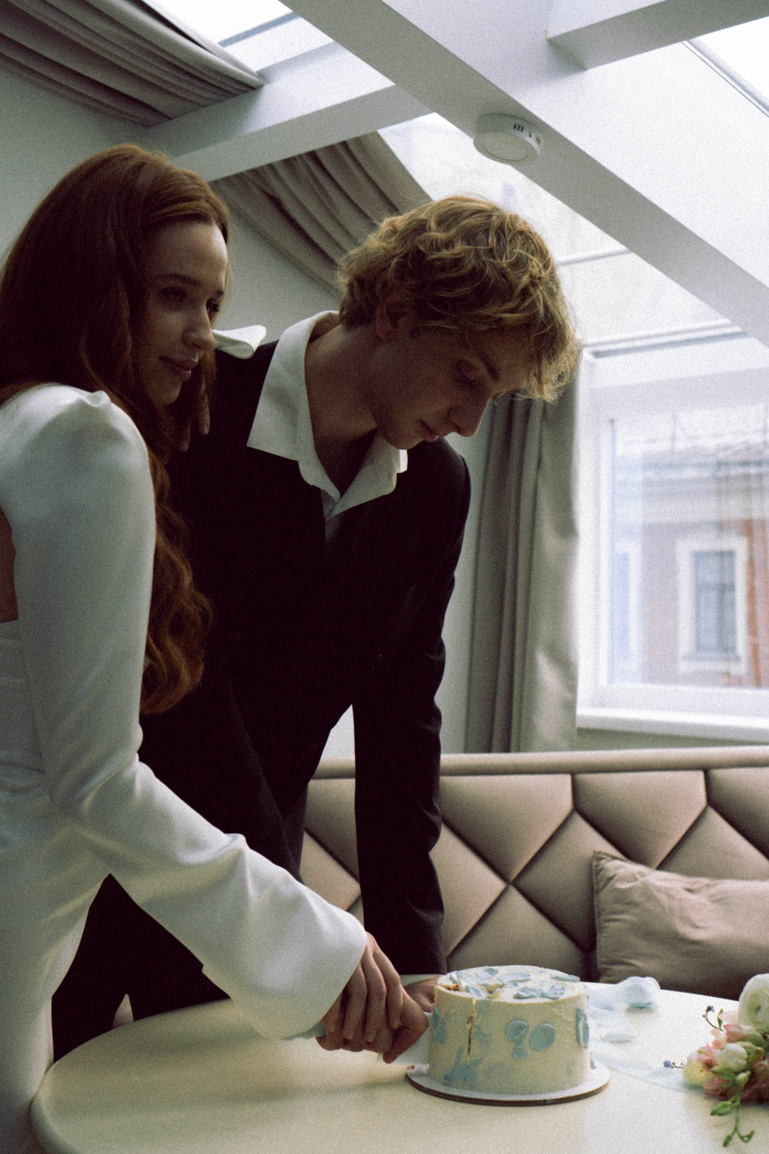 СВАДЕБНАЯ СЬЕМКА В ОТЕЛЕ. СБОРЫ ЖЕНИХА И НЕВЕСТЫ И ТАКЖЕ ТОР И ПОДГОТОВКА К ПРОГУЛКЕ. Профессиональный фотограф, Санкт-Петербург — Виктория Богомолова