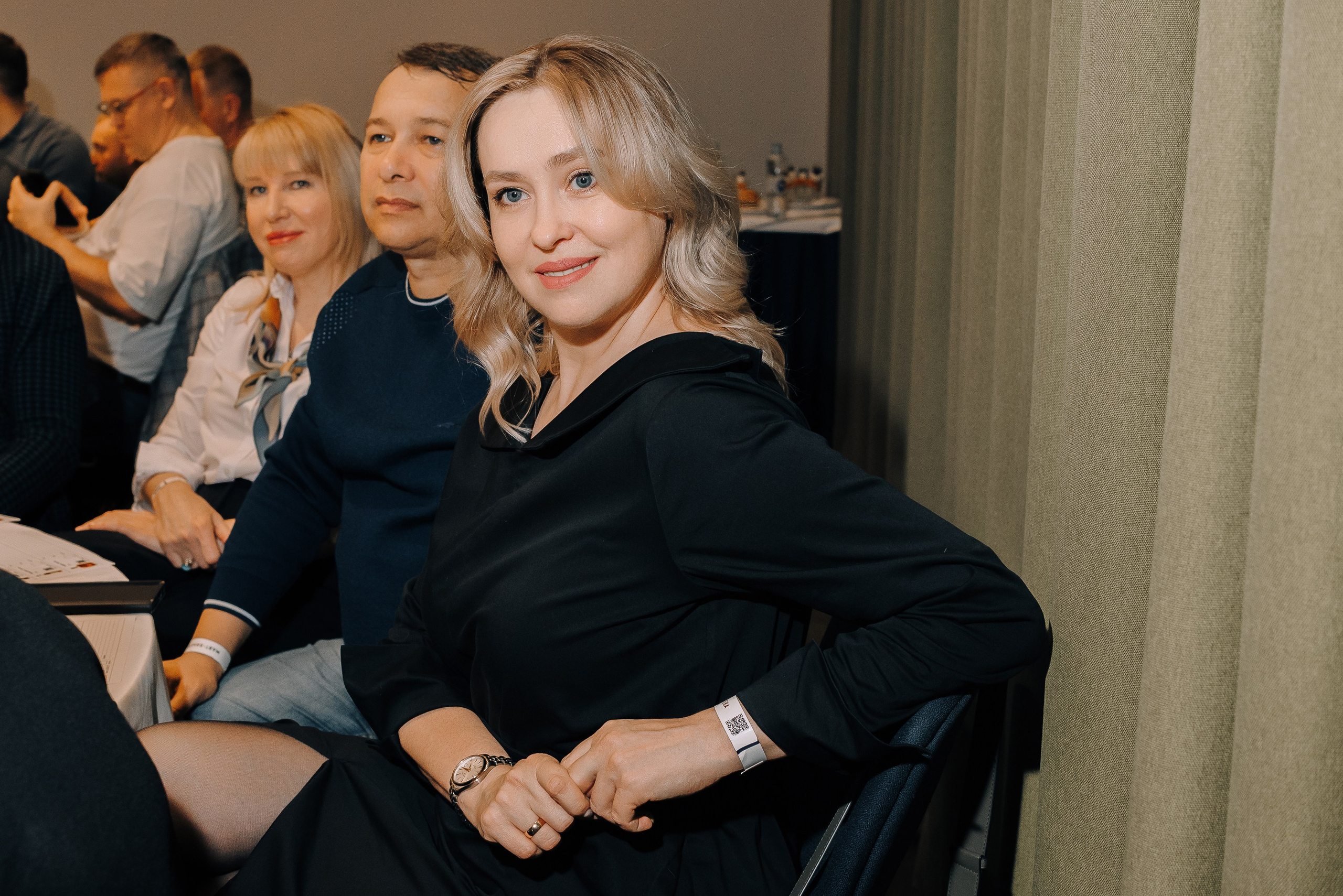 ФЕСТИВАЛЬ ВИНА И КРЕПКИХ НАПИТКОВ МАВТ-ВИНОТЕКА. Репортажный фотограф Зуев Роман г. Челябинск