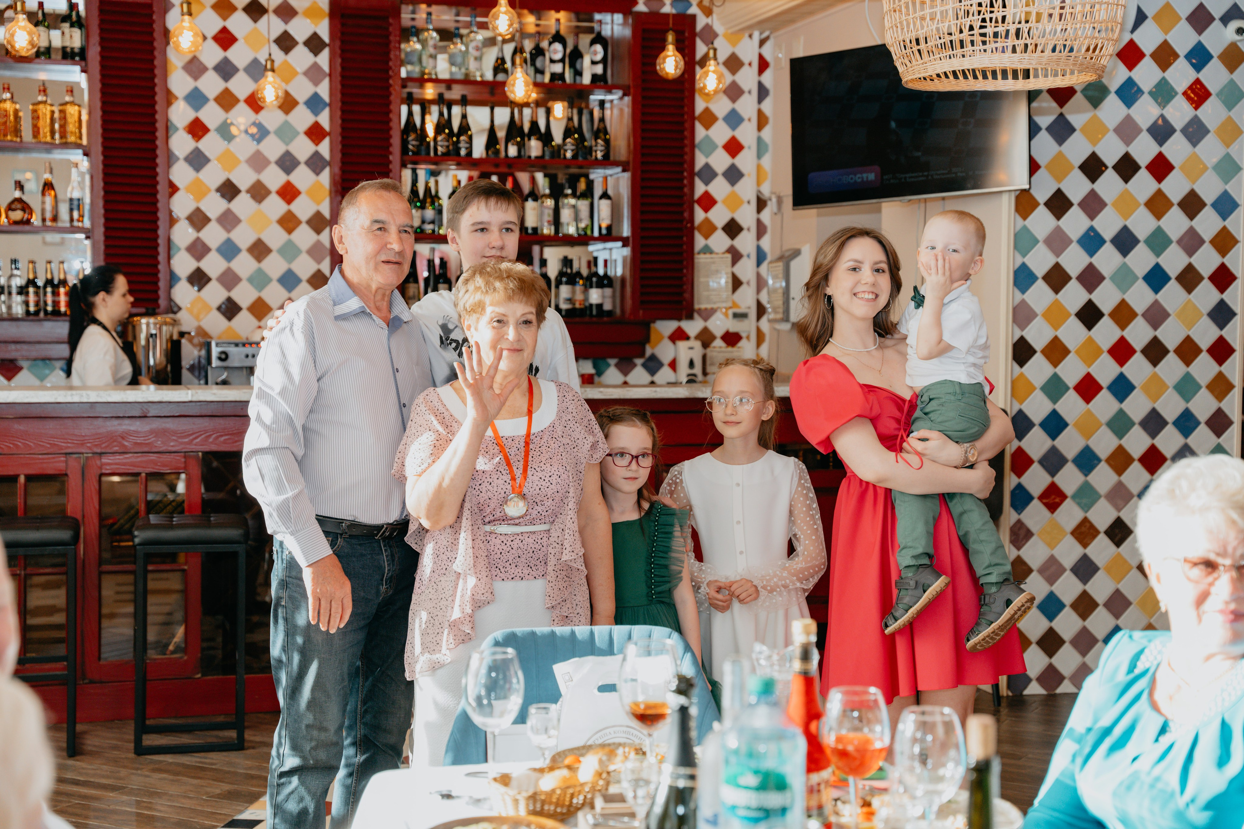 Маме 70 лет. Подарим эмоции ей