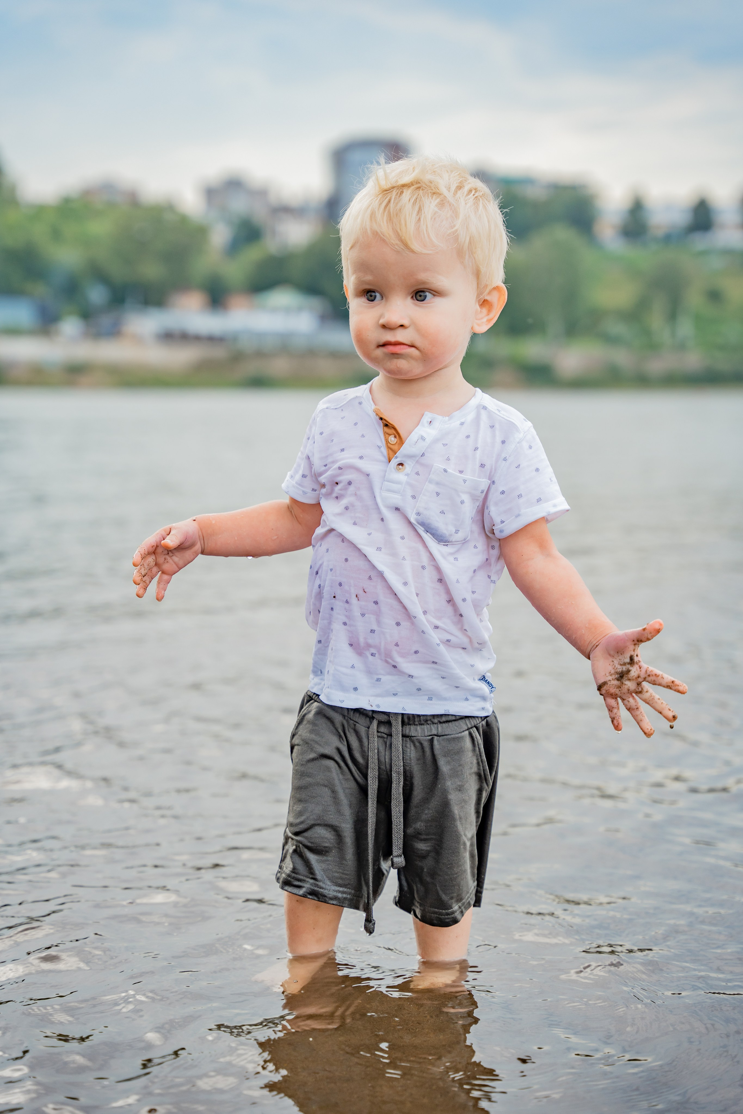 Прогулка с лапой. Пляж. Гроза